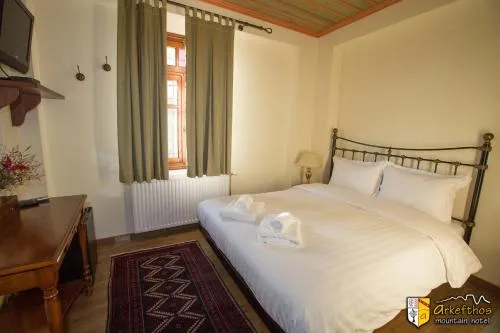 Arkefthos Mountain Hotel