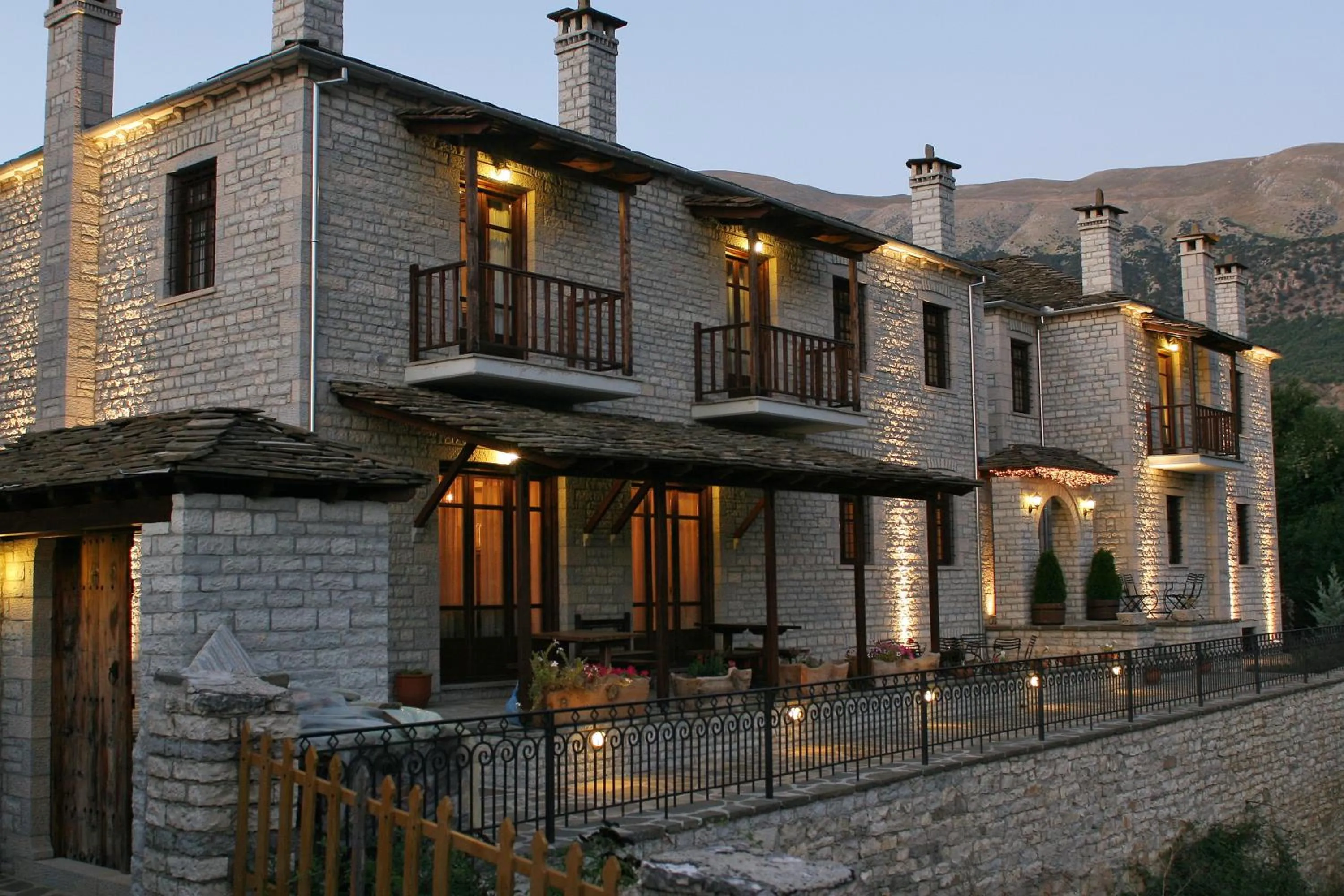 Property building in Arkefthos Mountain Hotel