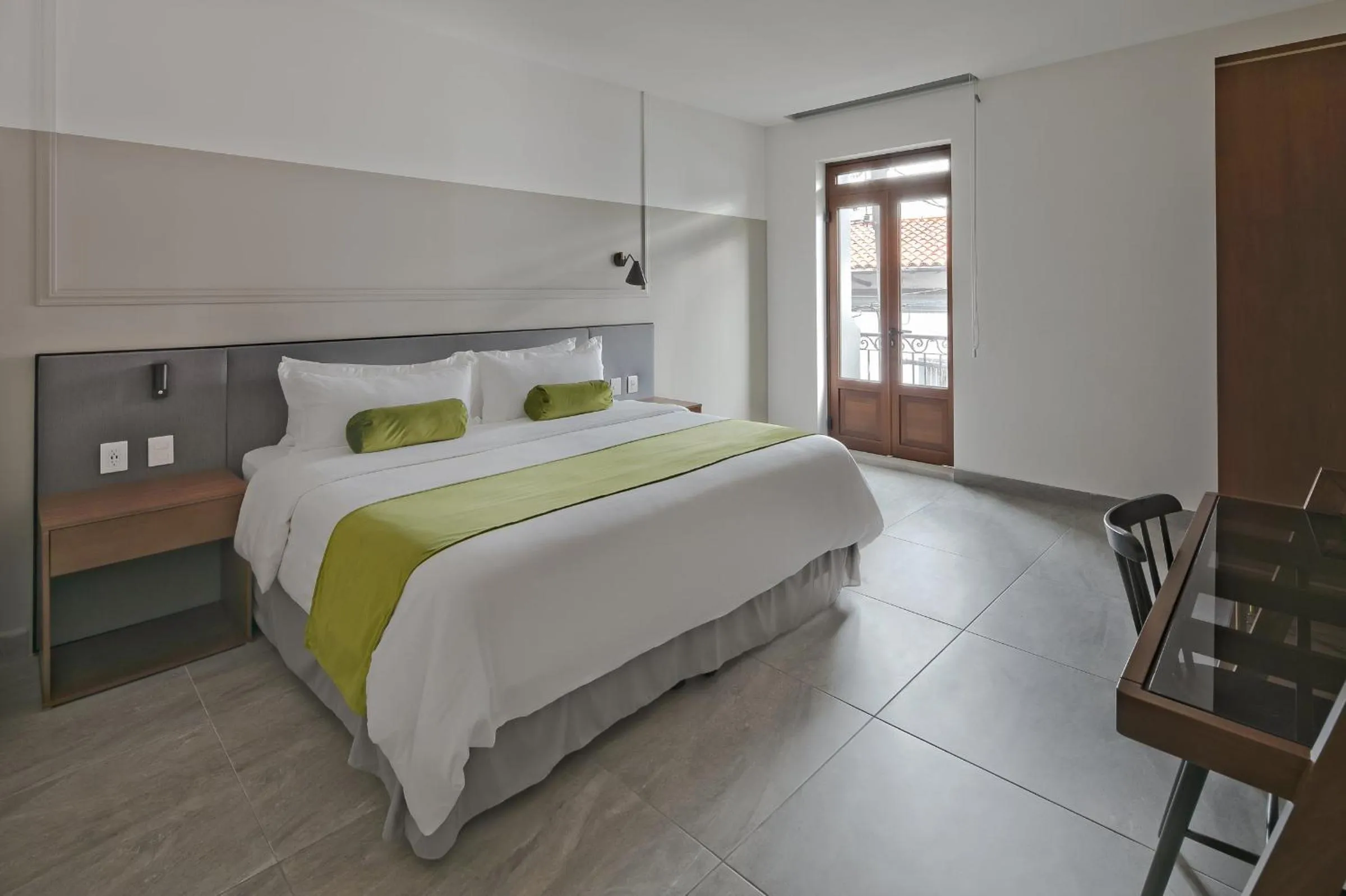 Photo of the whole room, Bed in Gamma Orizaba Grand Hotel de France