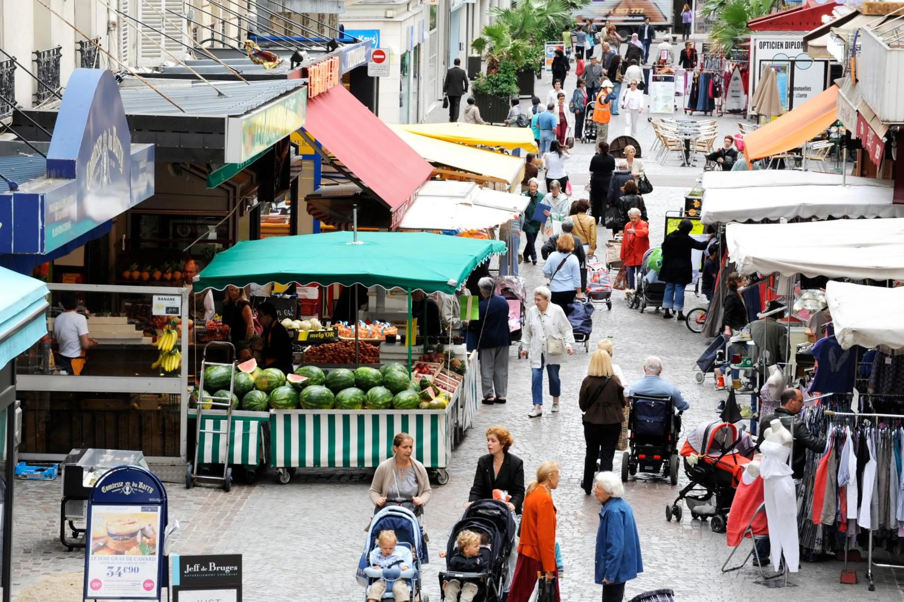 Garden in ibis Levallois Perret