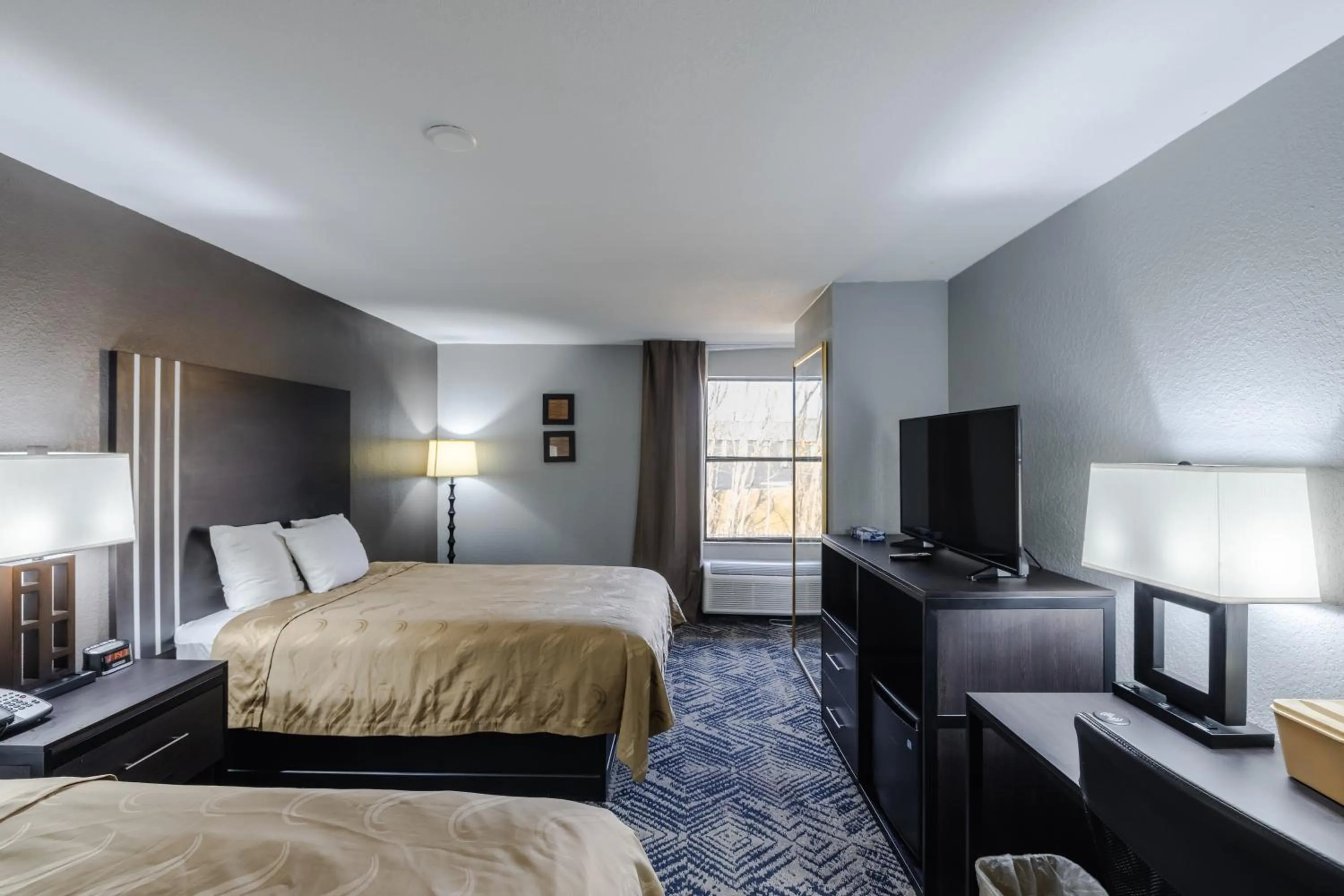 Bed in Quality Inn Olive Branch - Memphis South