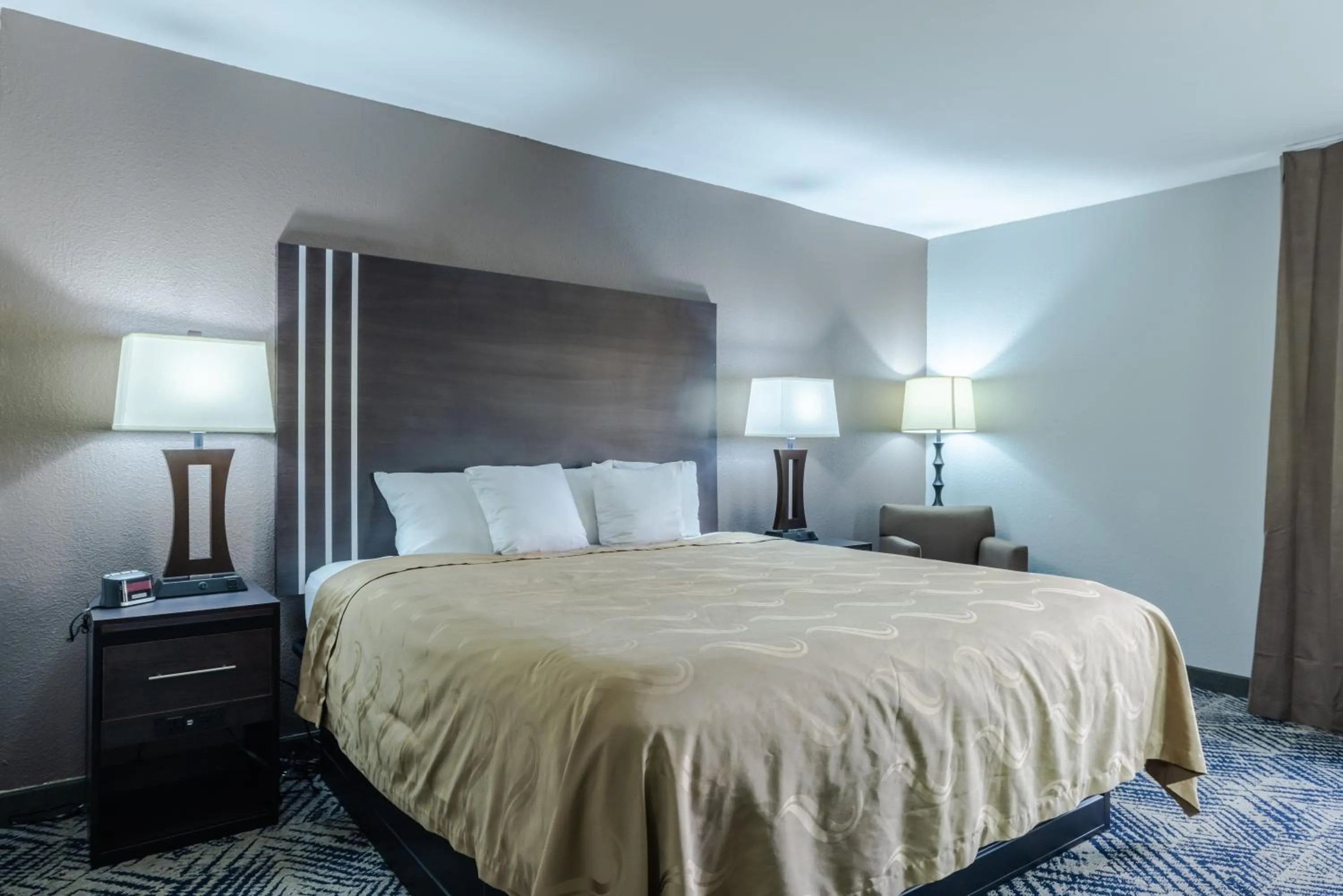 Bed in Quality Inn Olive Branch - Memphis South