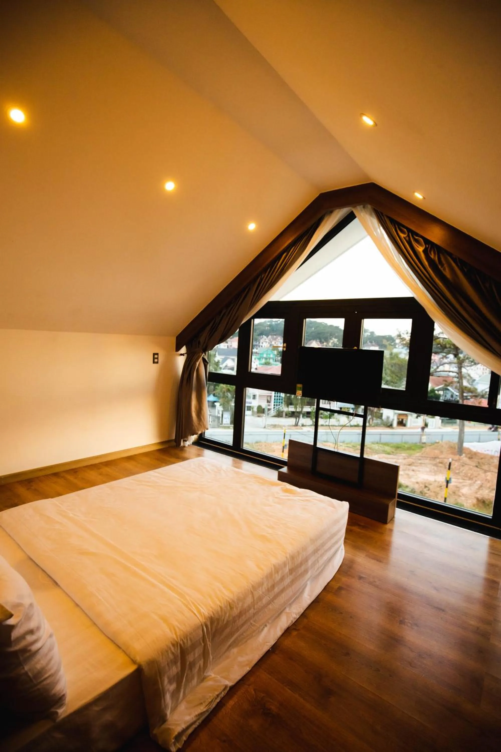 Bed in Ngan Hoa - Mille Fleurs 02