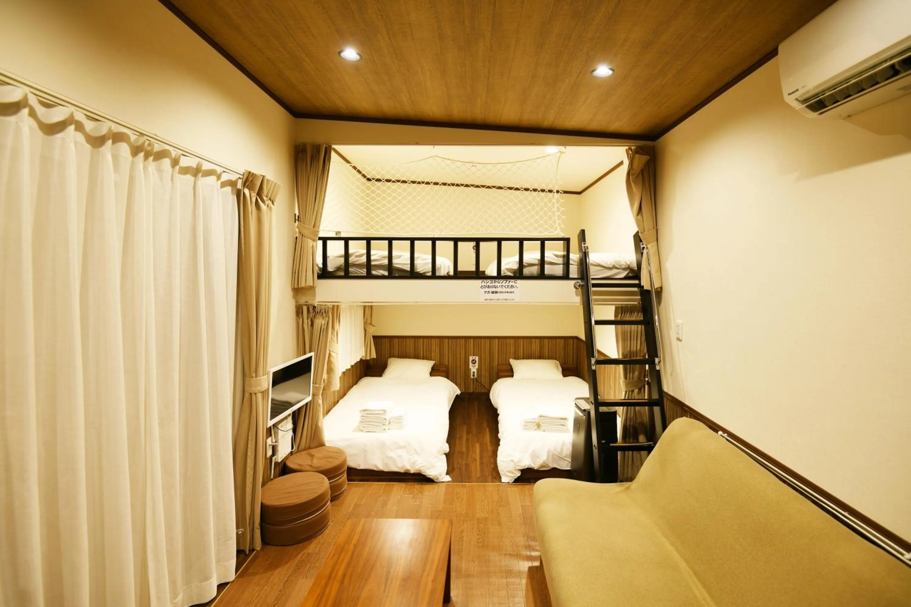 Bed in Mt Fuji Glamping TOURIST VILLA Kawaguchiko