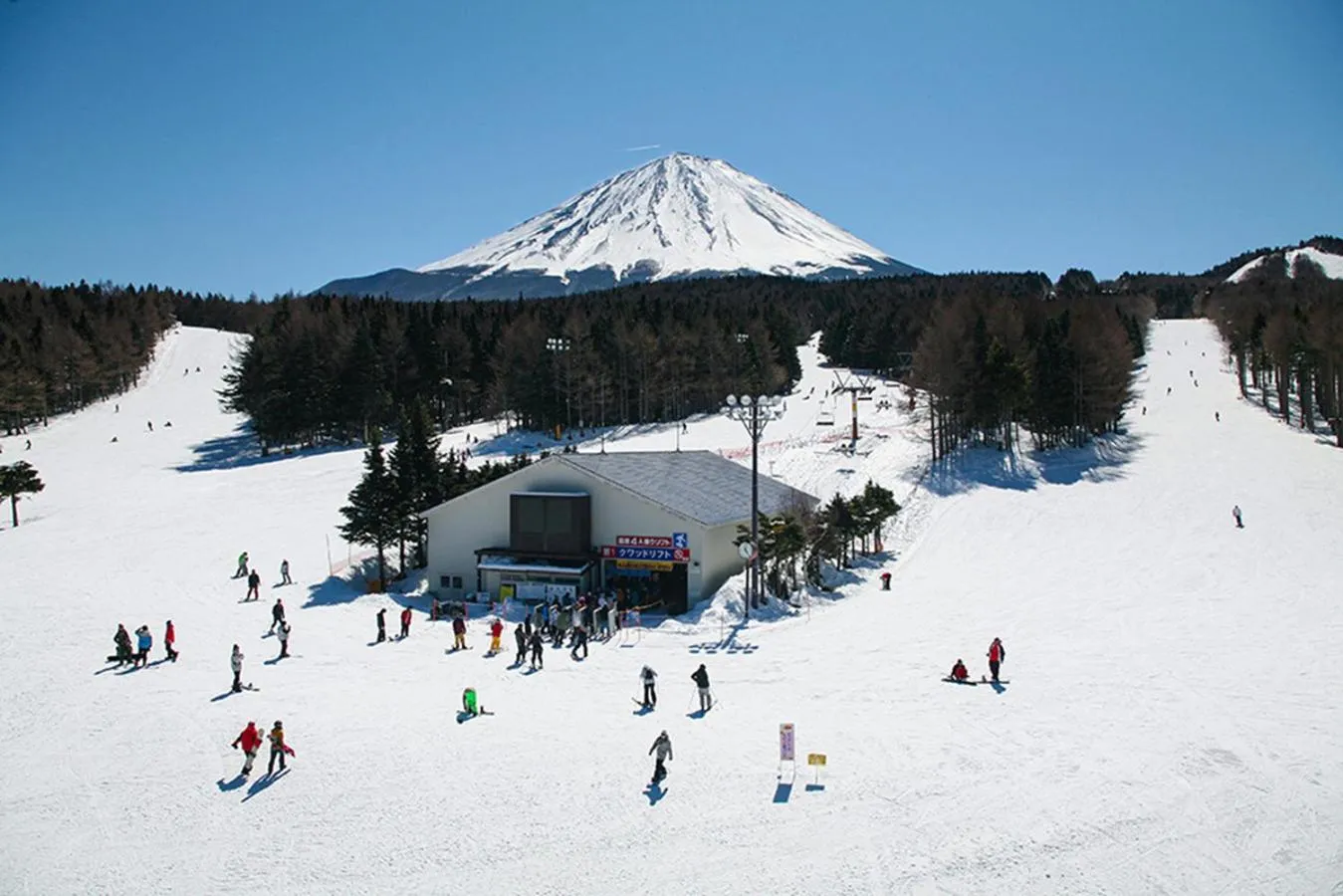 Skiing in Mt Fuji Glamping TOURIST VILLA Kawaguchiko