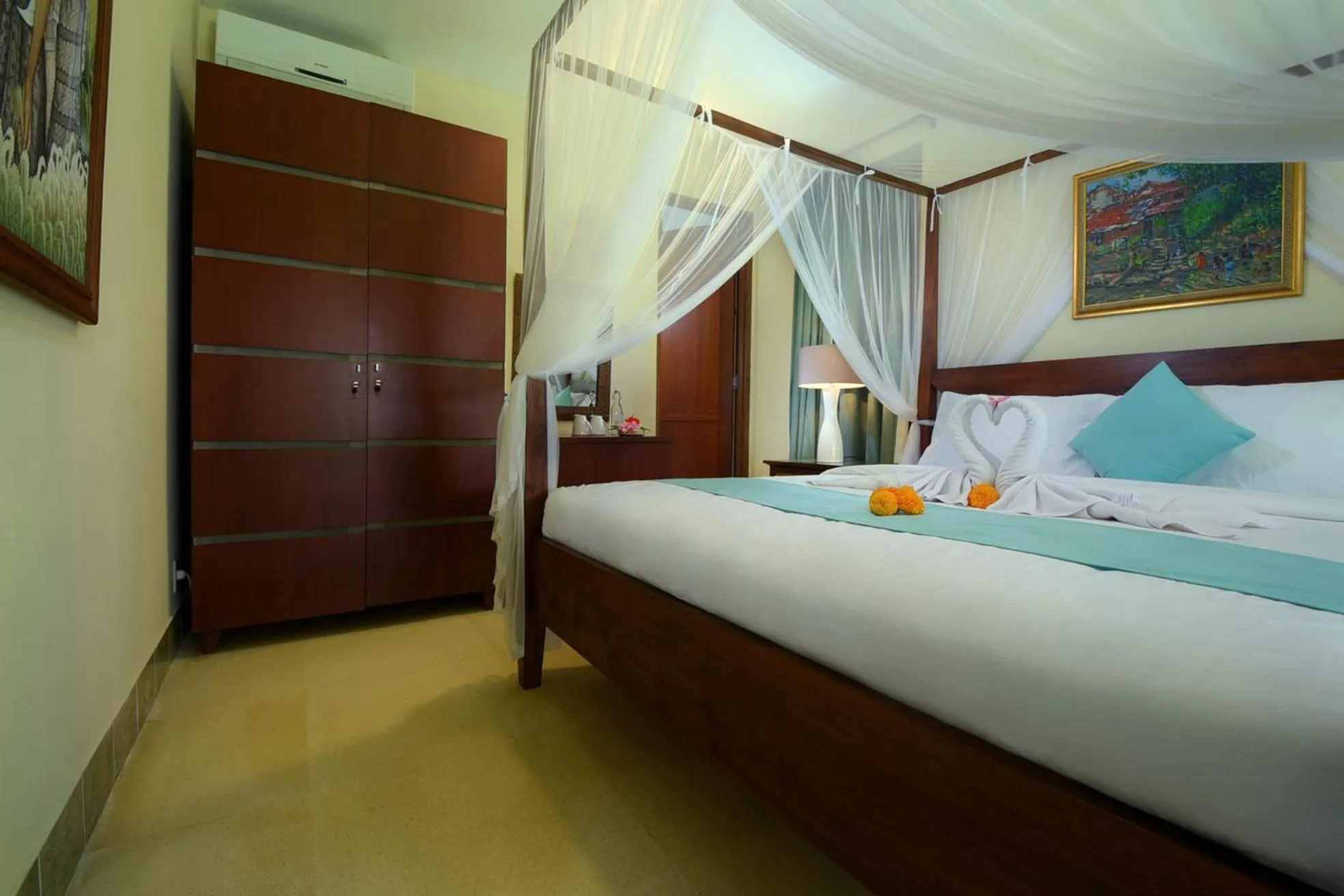 Photo of the whole room, Bed in Rumah Ganesha Ubud