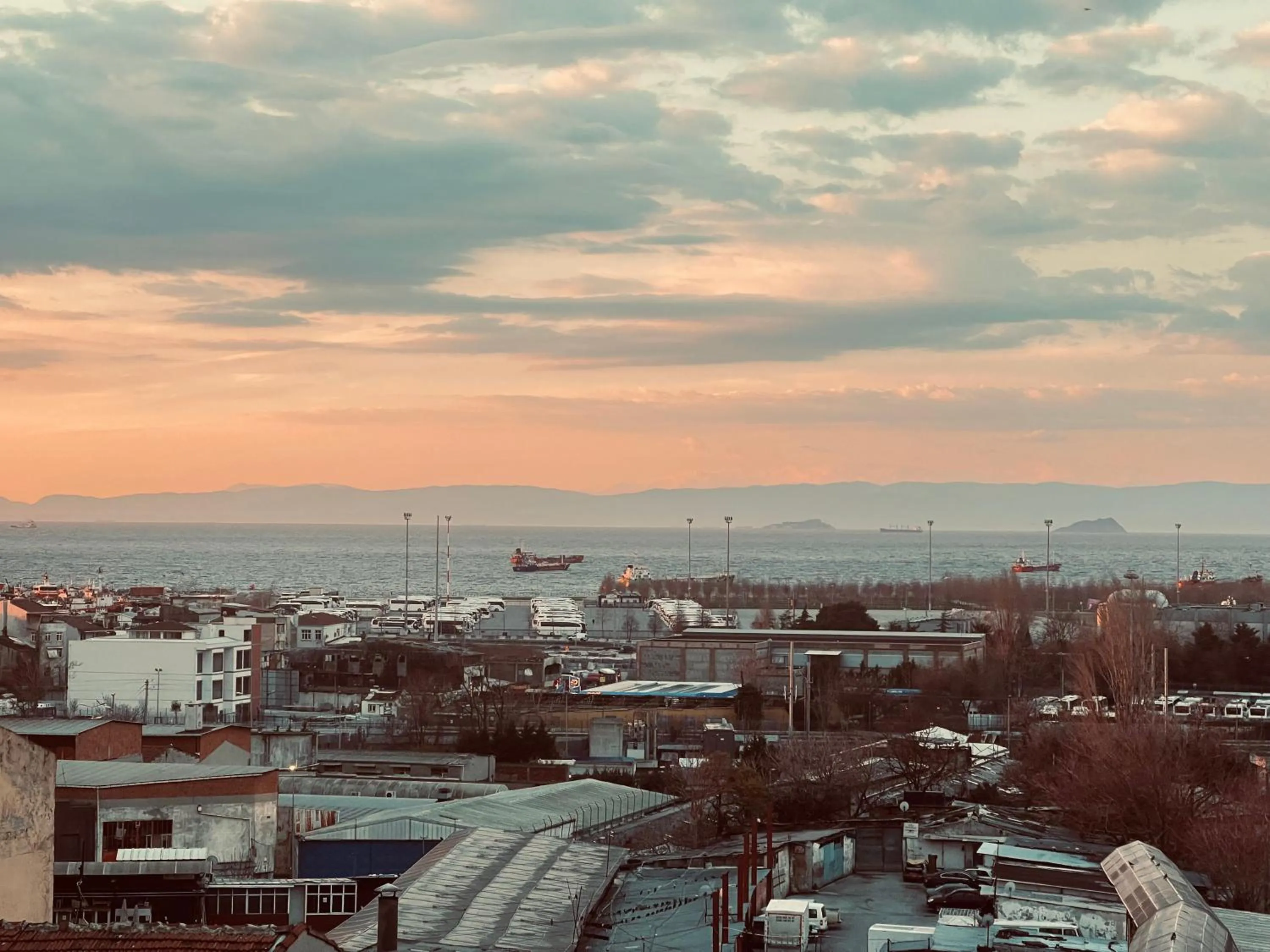 Restaurant/places to eat in Elit Palace Hotel