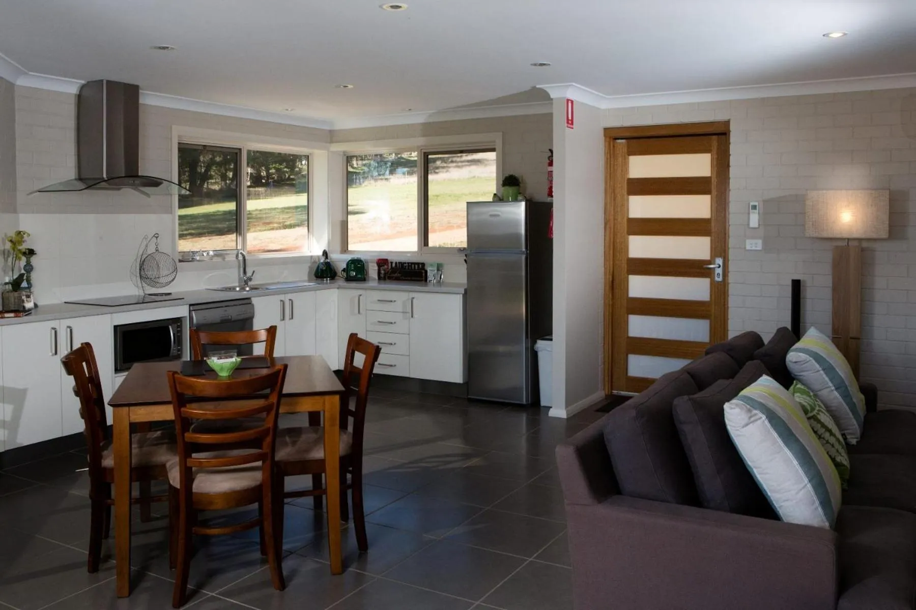 Coffee/tea facilities in Lakeview Luxury Retreat