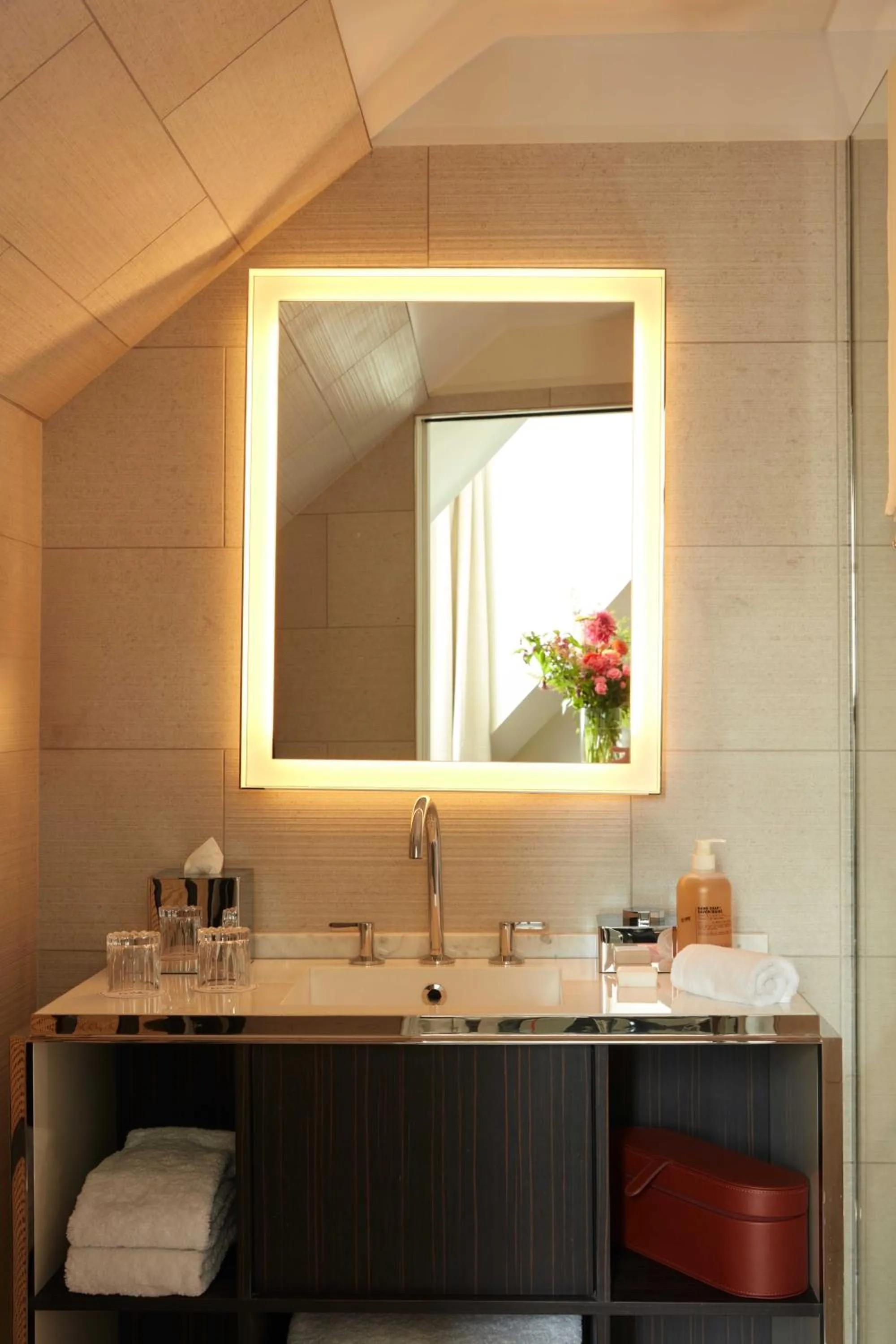 Bathroom in Hotel La Villa Saint Germain Des Prés