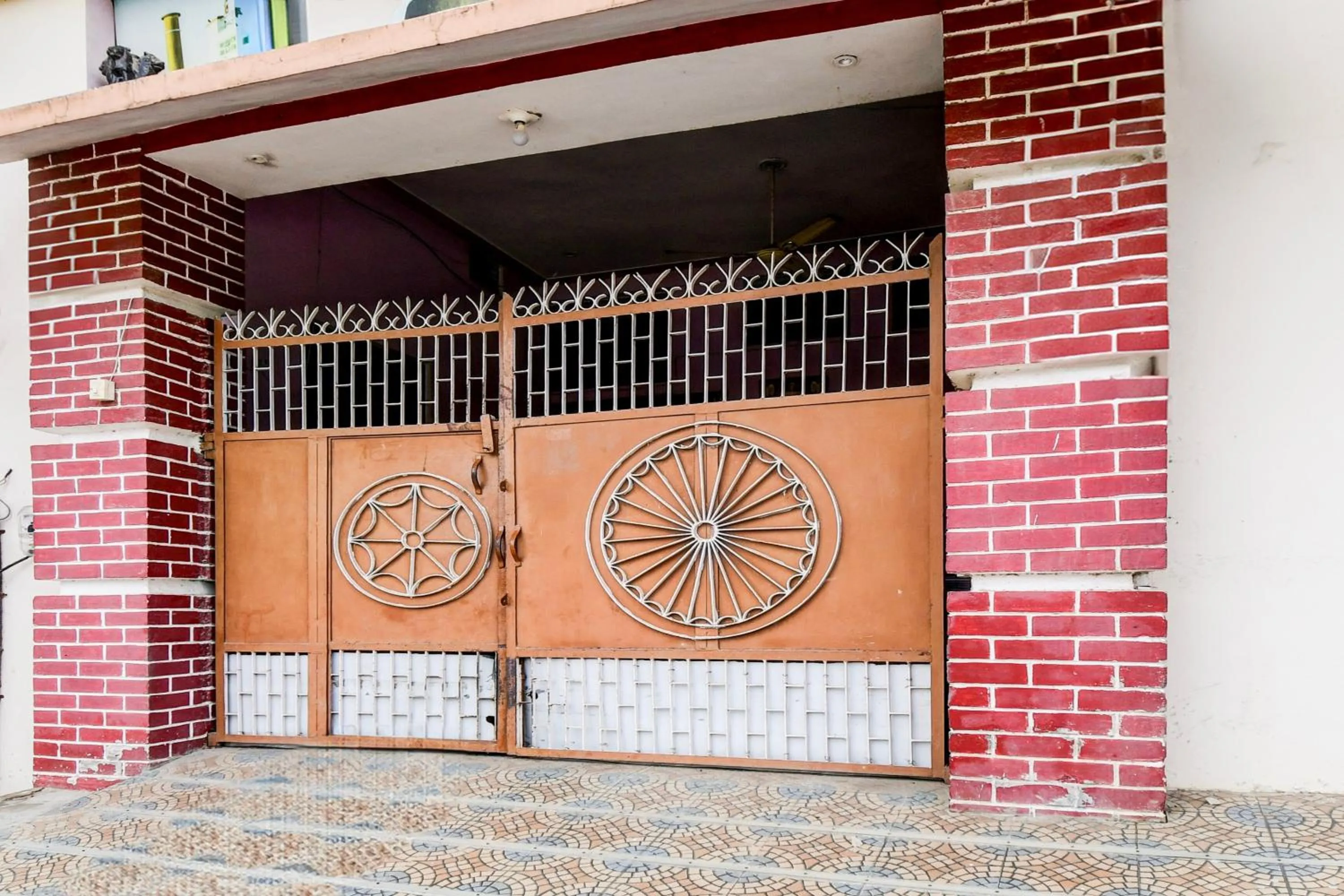 Facade/entrance in Mahamaya Guest House