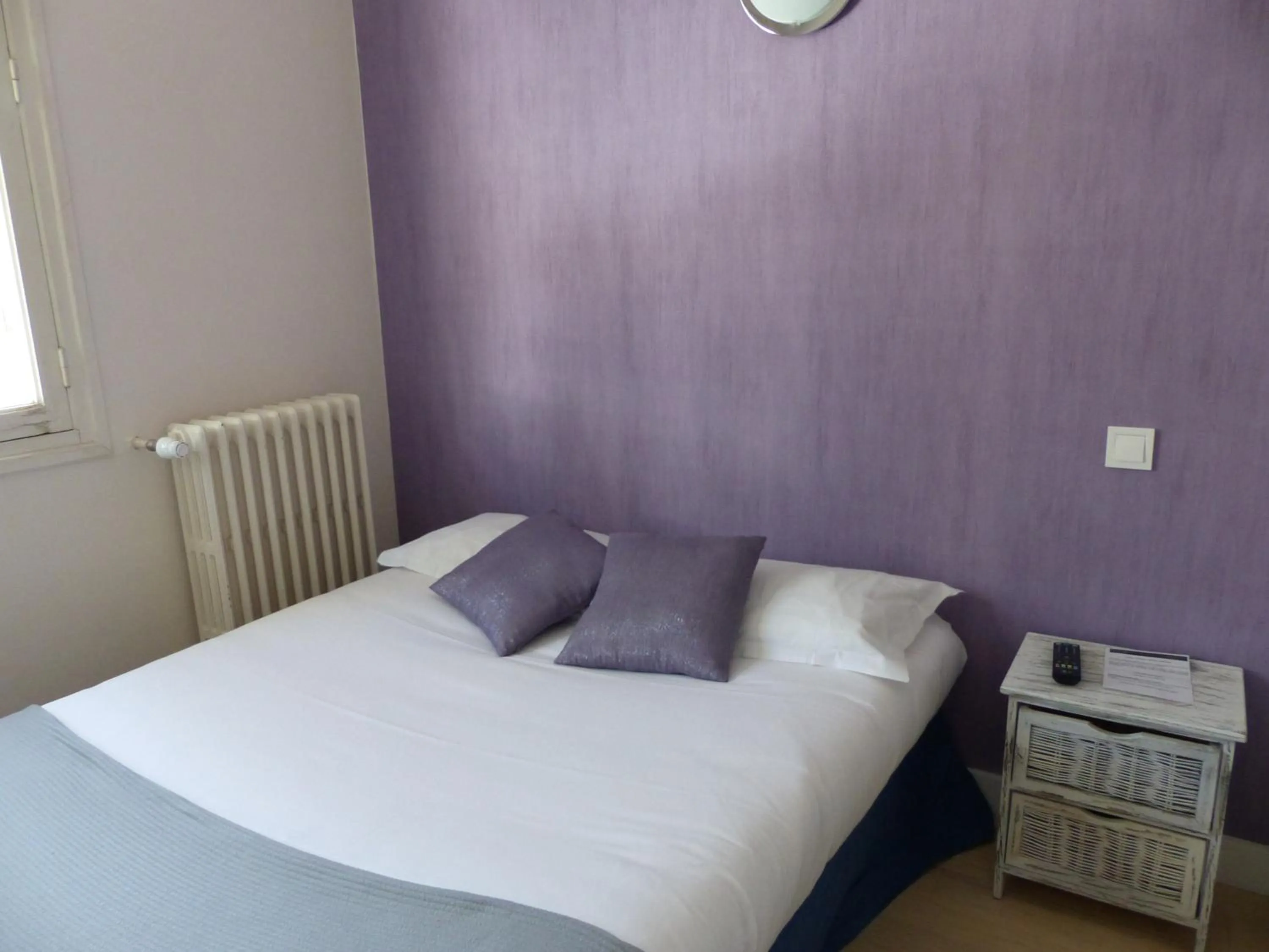 Bed in Hotel La Belle Etoile