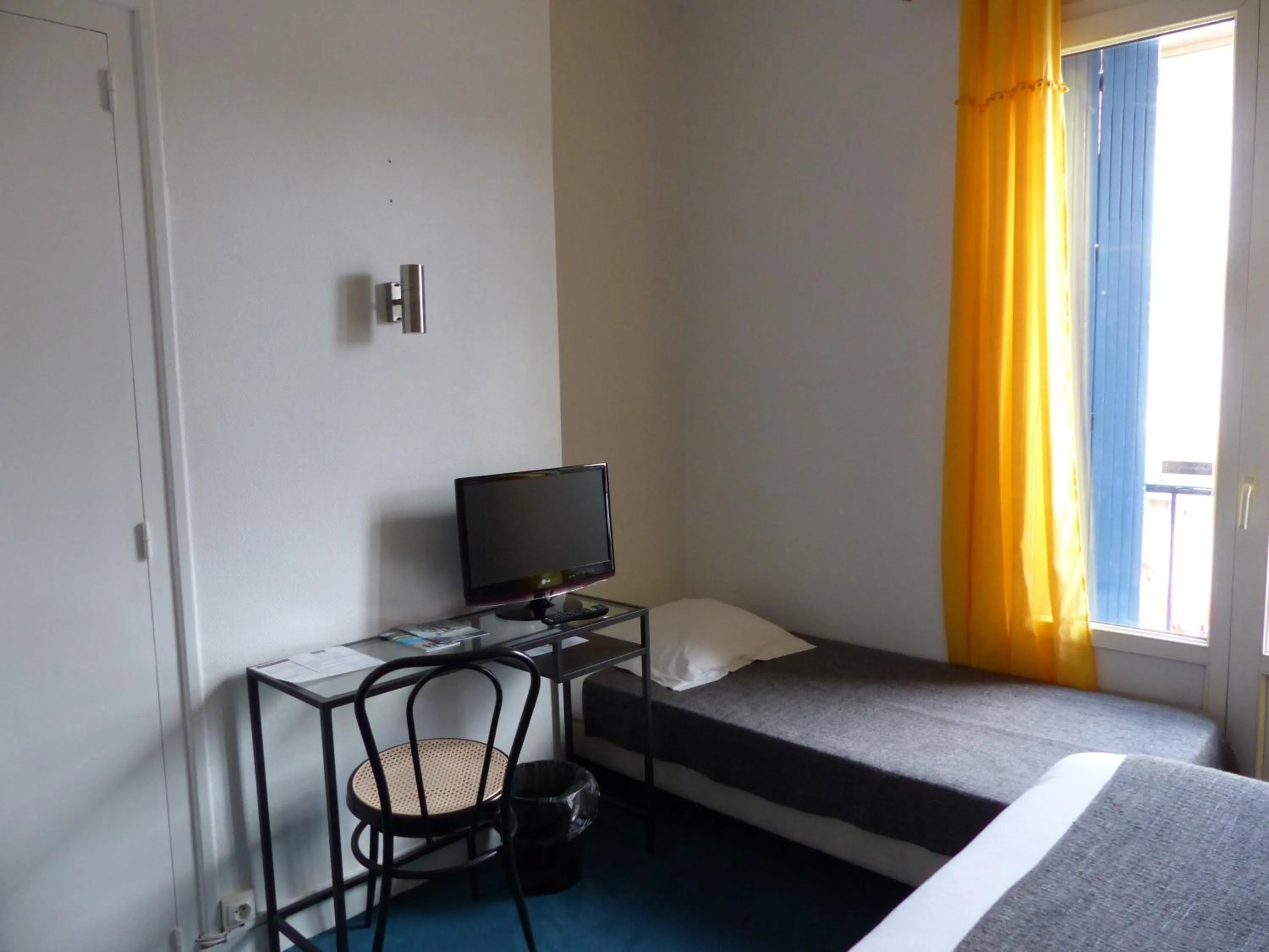 Bed in Hotel La Belle Etoile