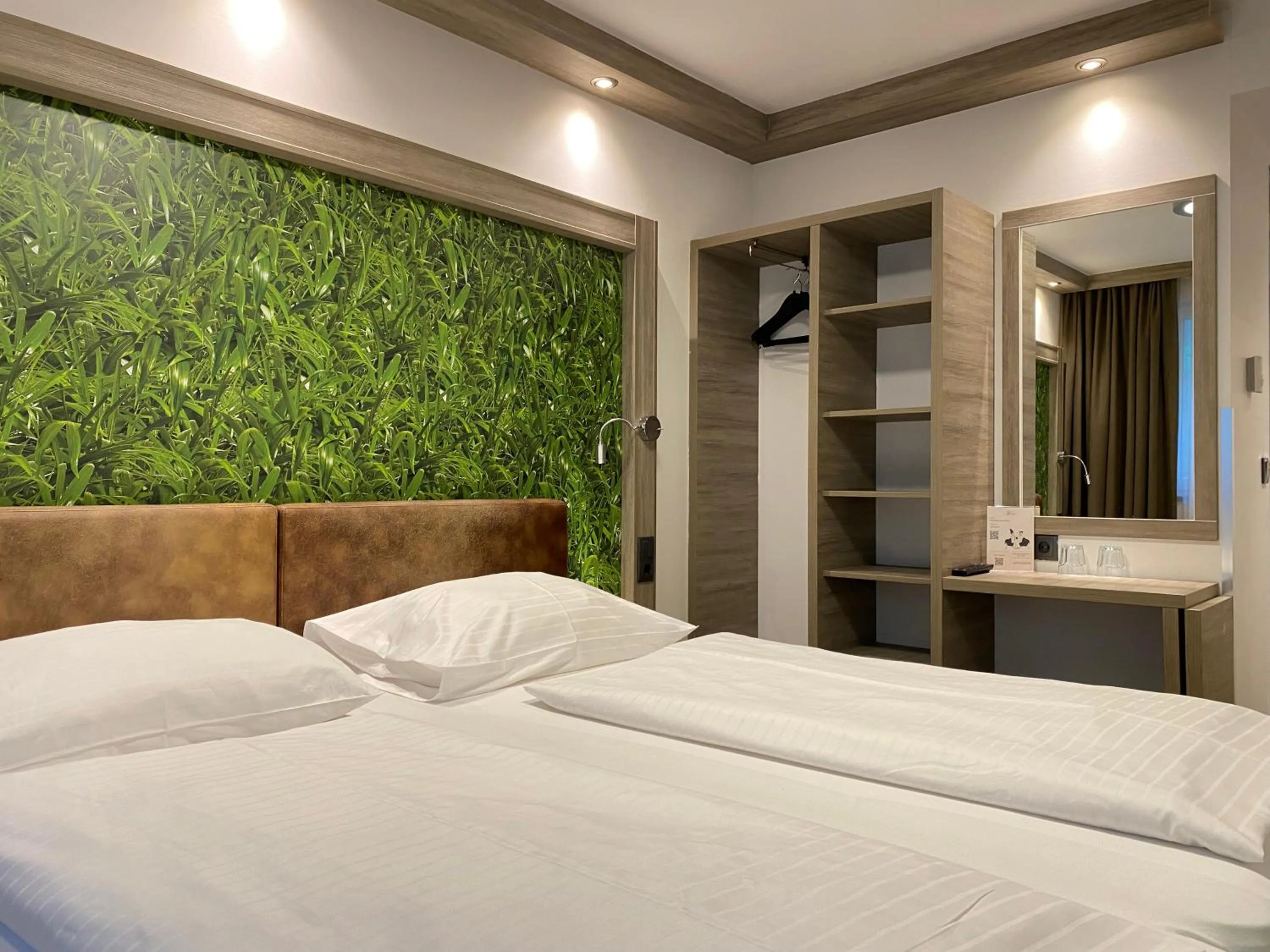 Bed in Smart Hotel Schönbrunn with free parking