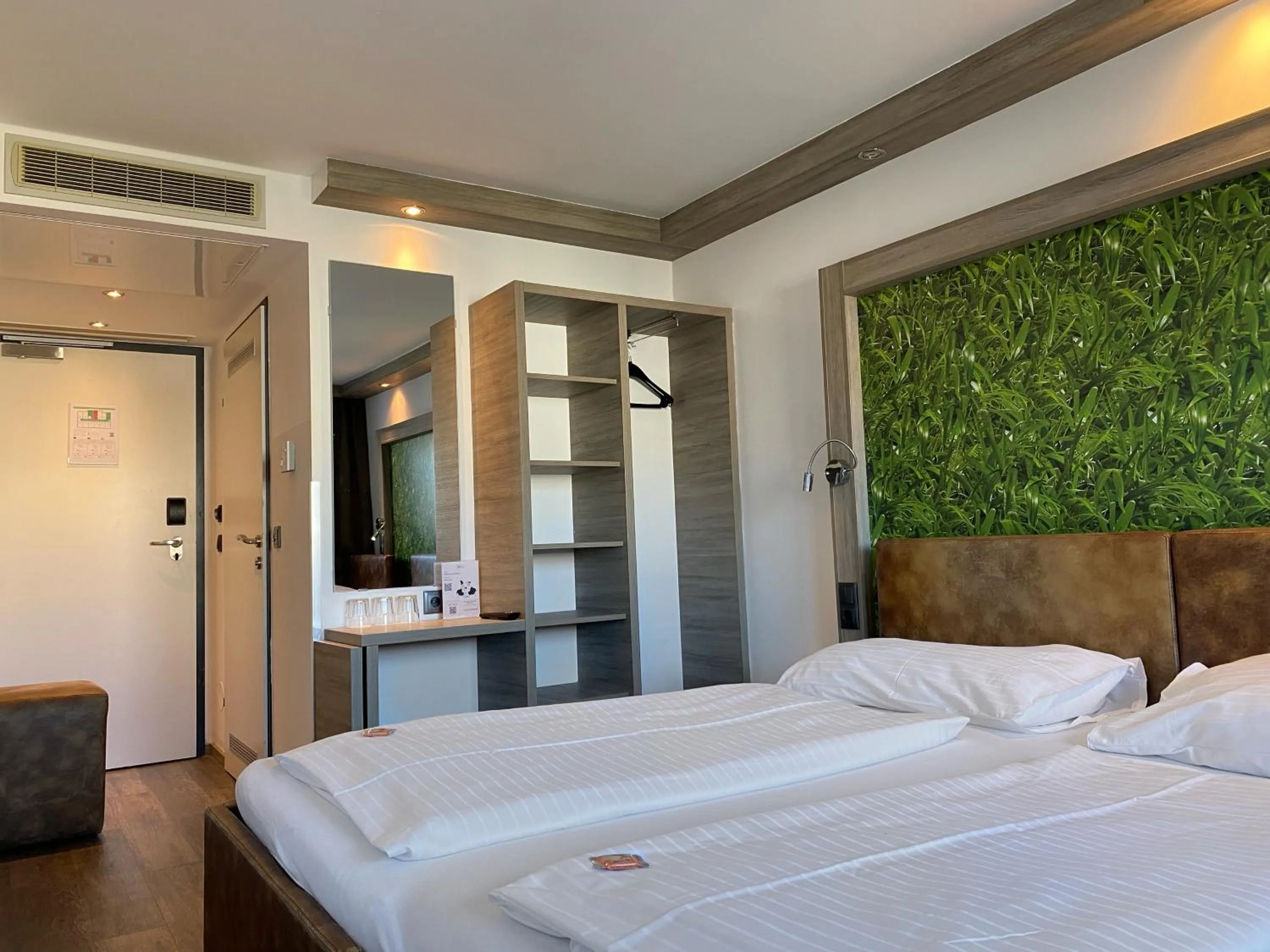 Bed in Smart Hotel Schönbrunn with free parking