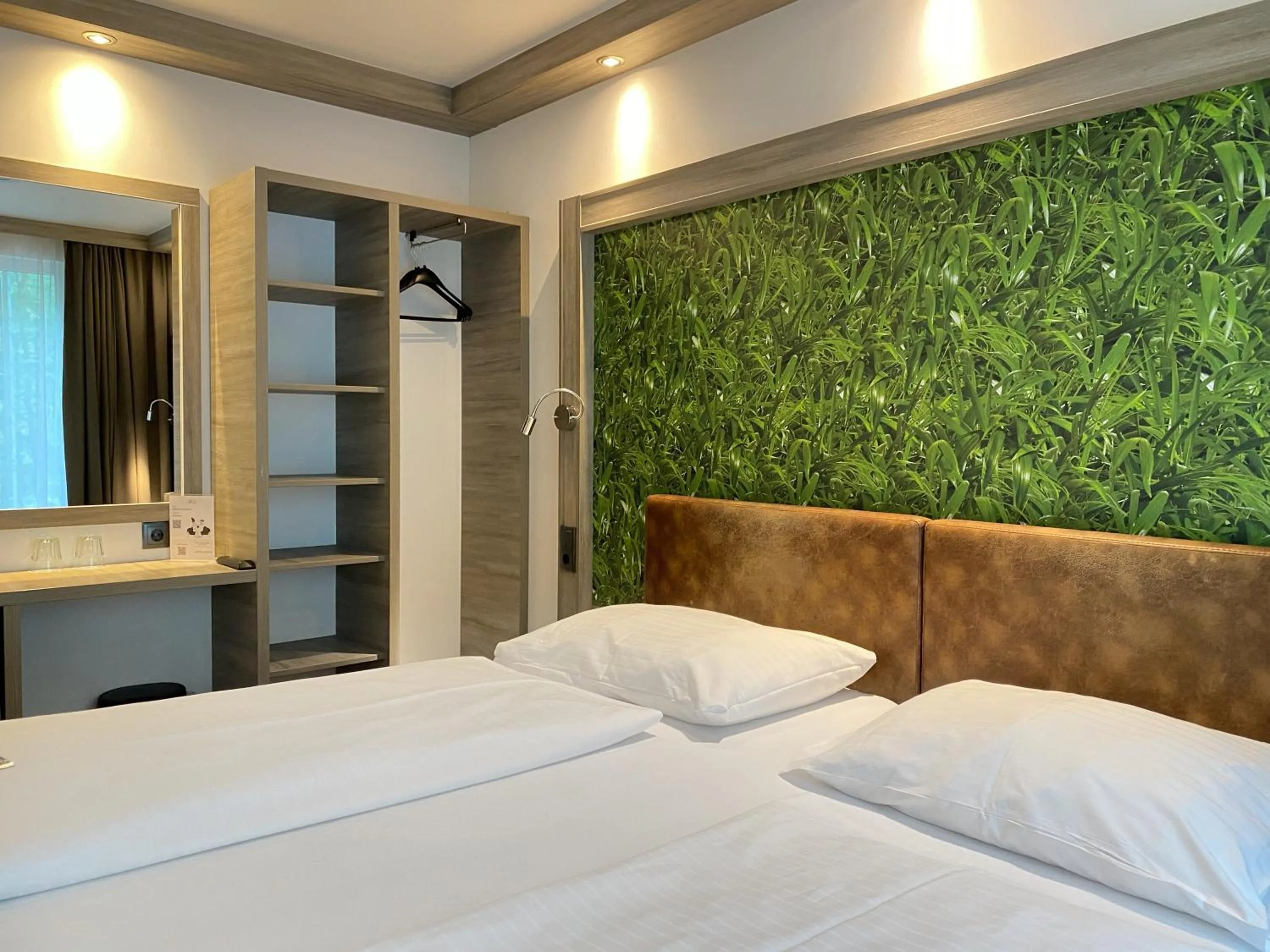 Bed in Smart Hotel Schönbrunn with free parking