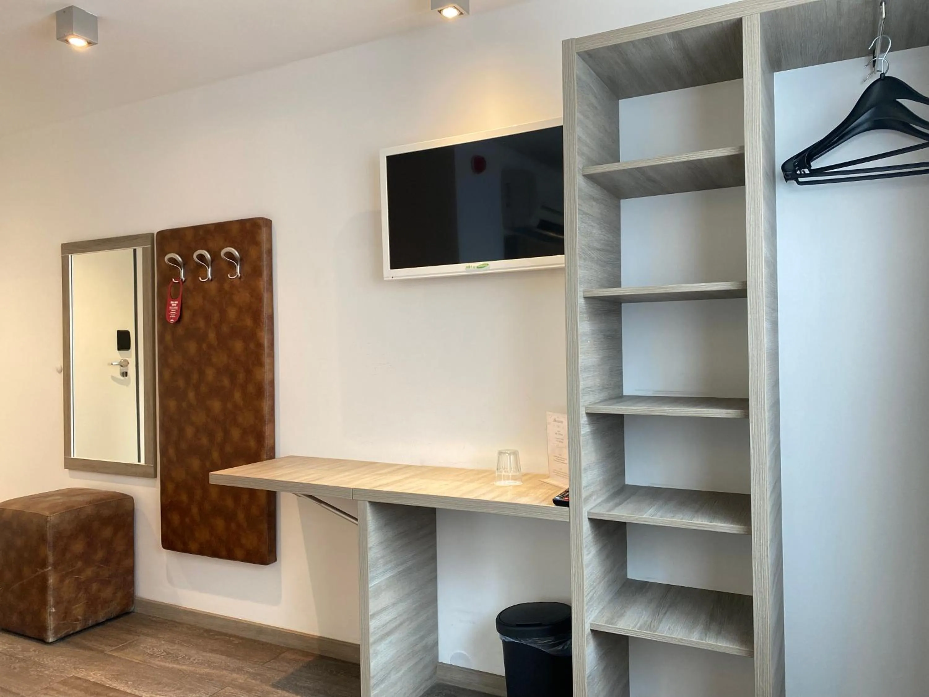 Smart Hotel Schönbrunn with free parking