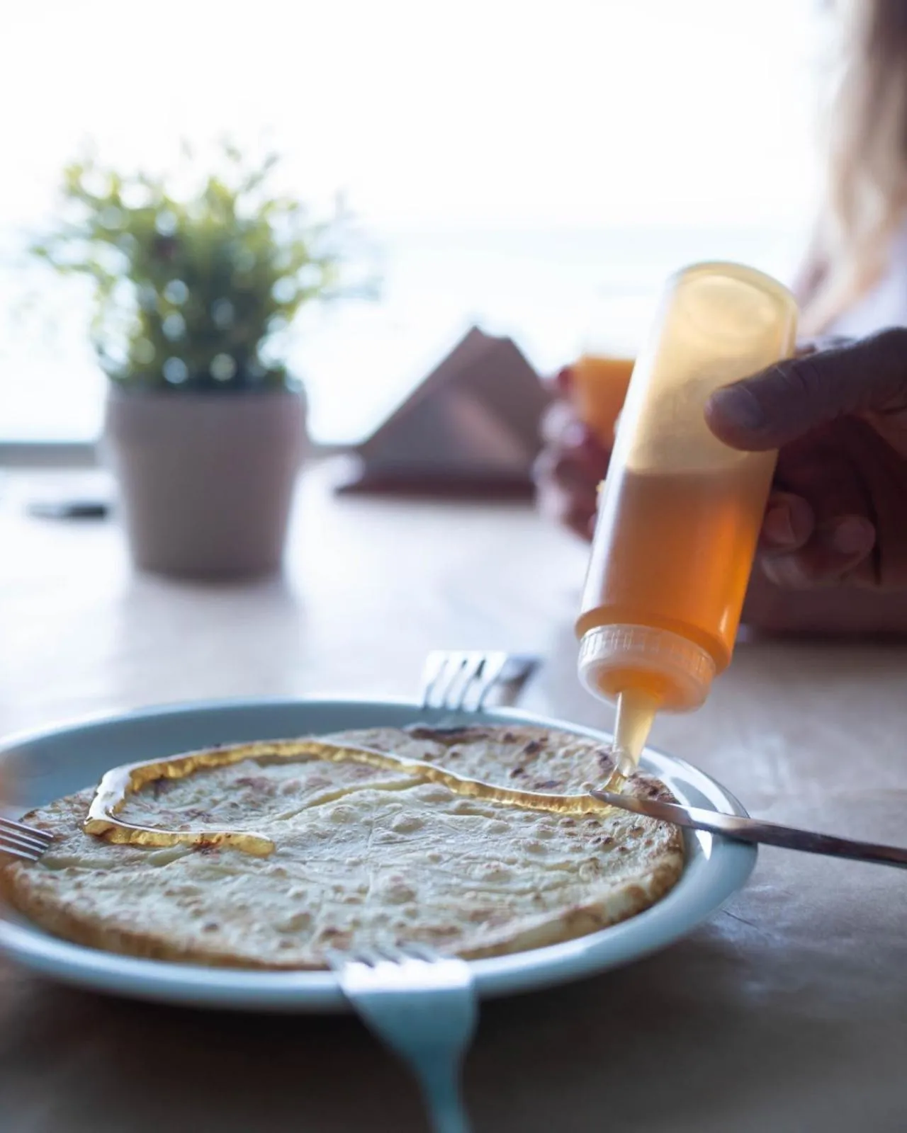 Breakfast in Samaria by the Sea