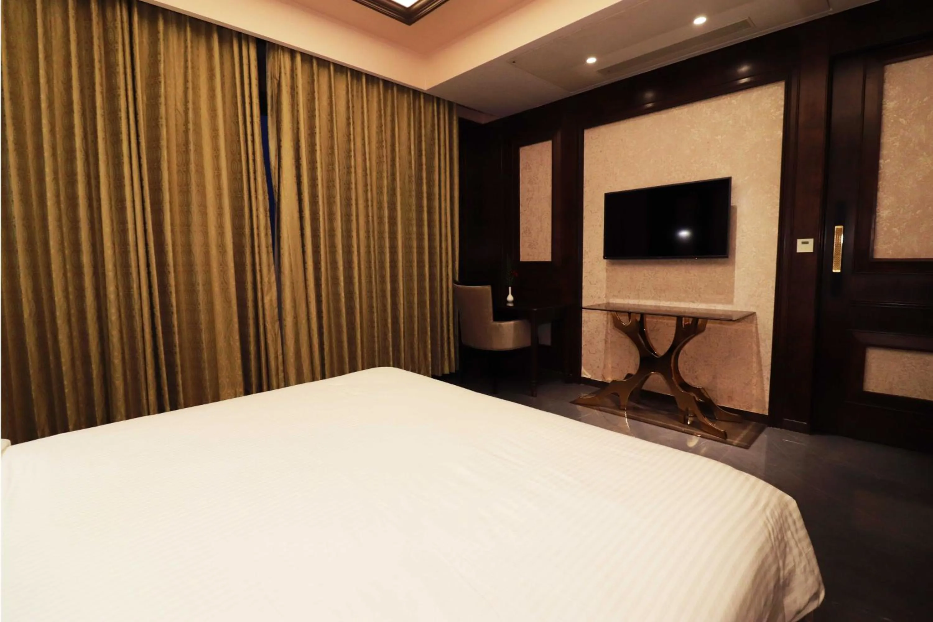 Photo of the whole room, Bed in Seven Eleven Hotels and Club