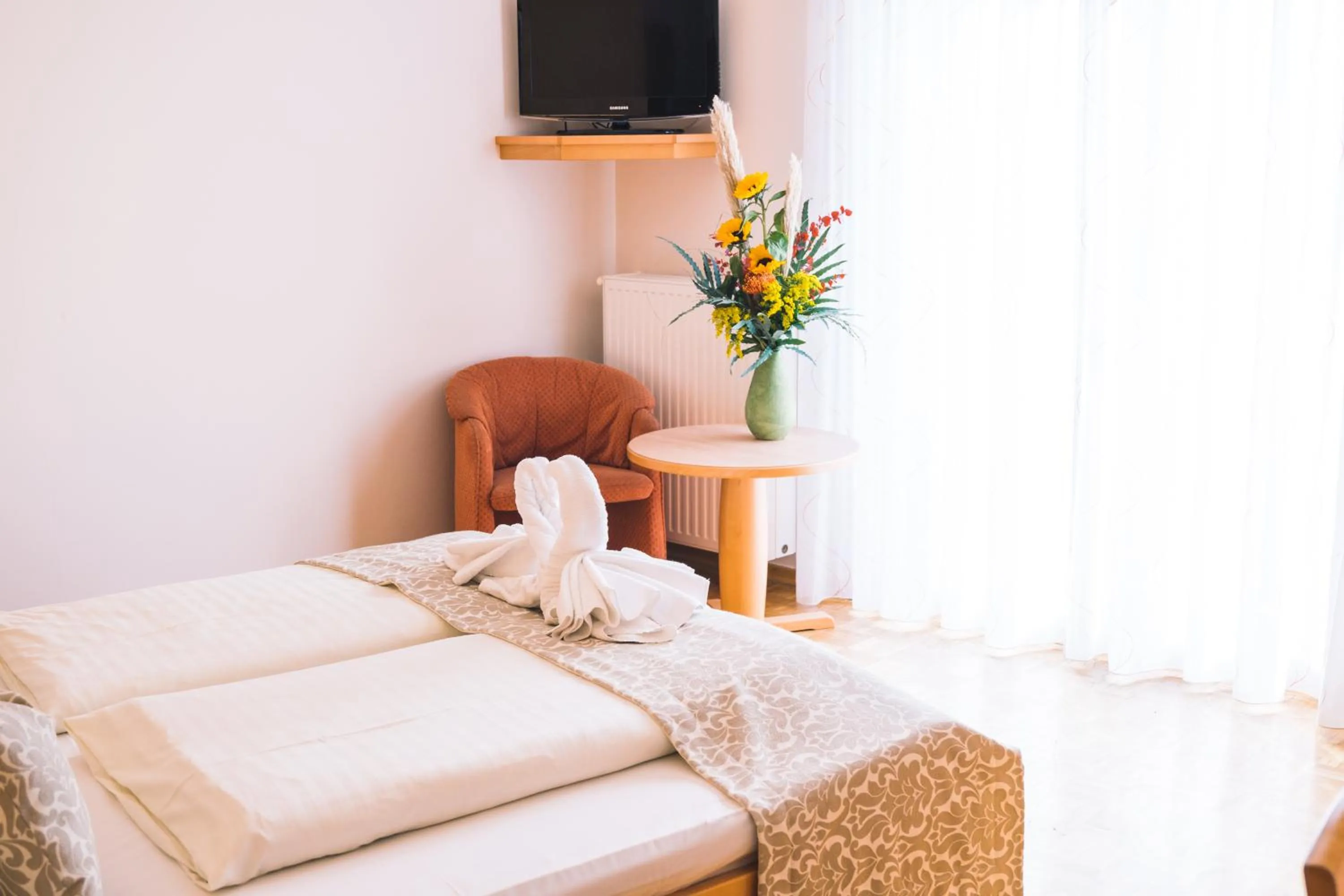 Photo of the whole room, Bed in Hotel Restaurant Thadeushof