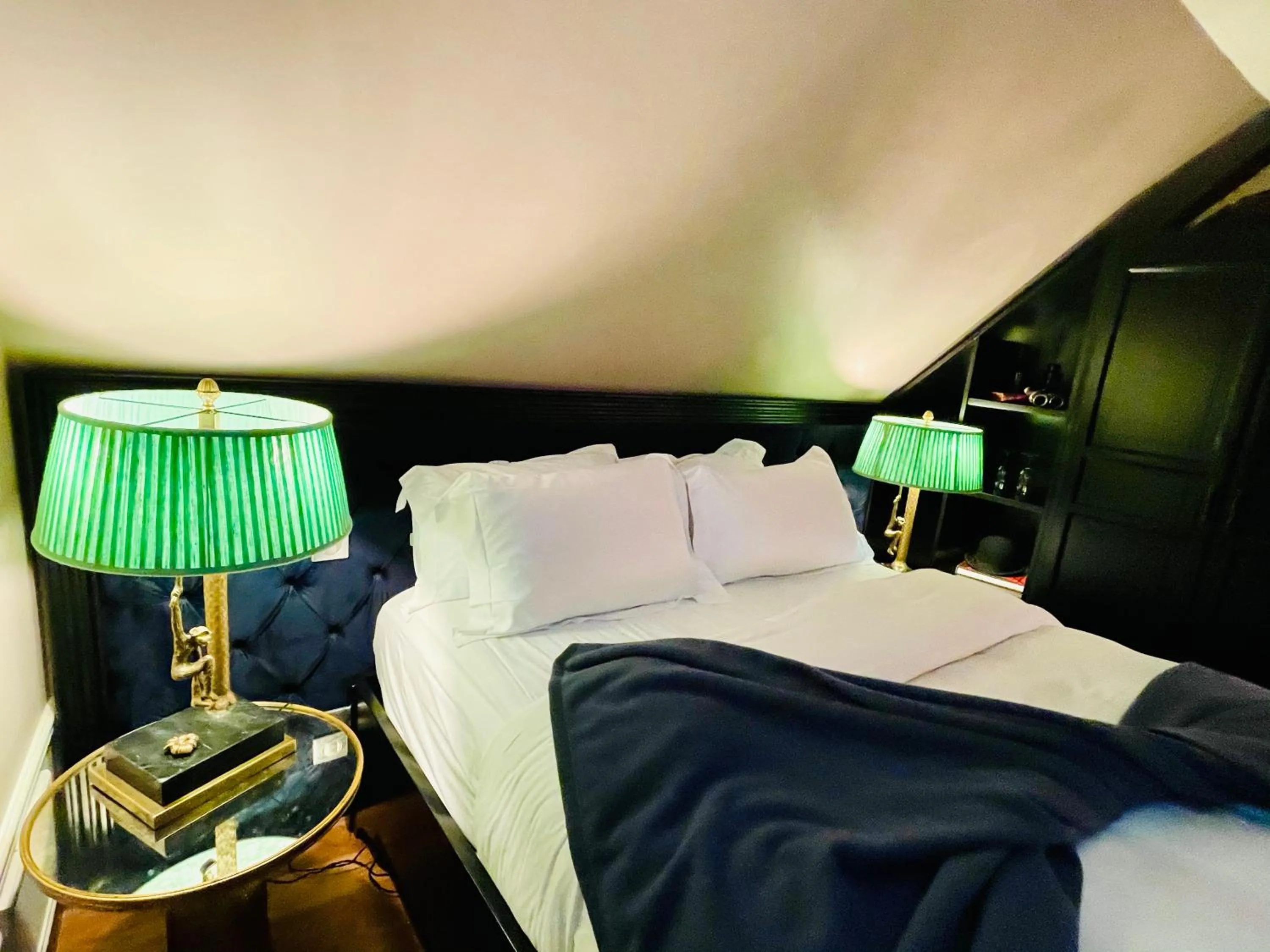 Bed in Moulin Royale