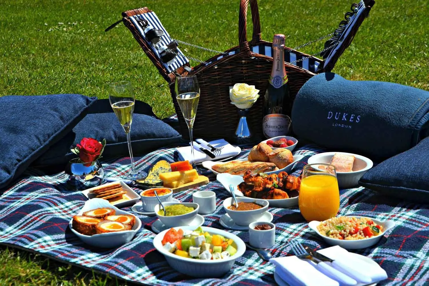 Meals in Moulin Royale