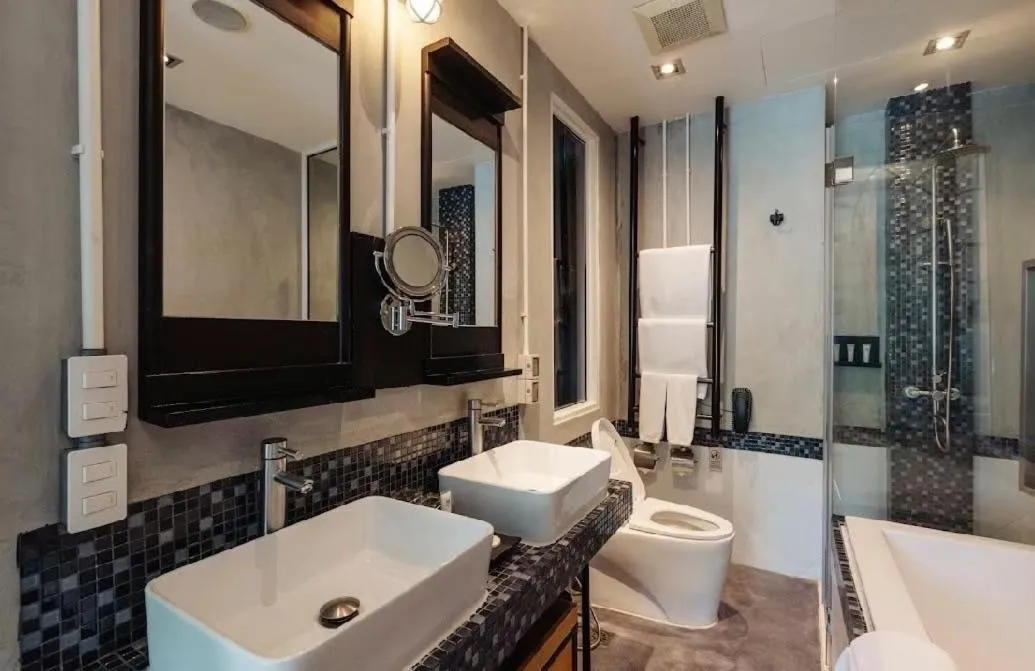 Toilet in Pattaya Modus Beachfront Resort