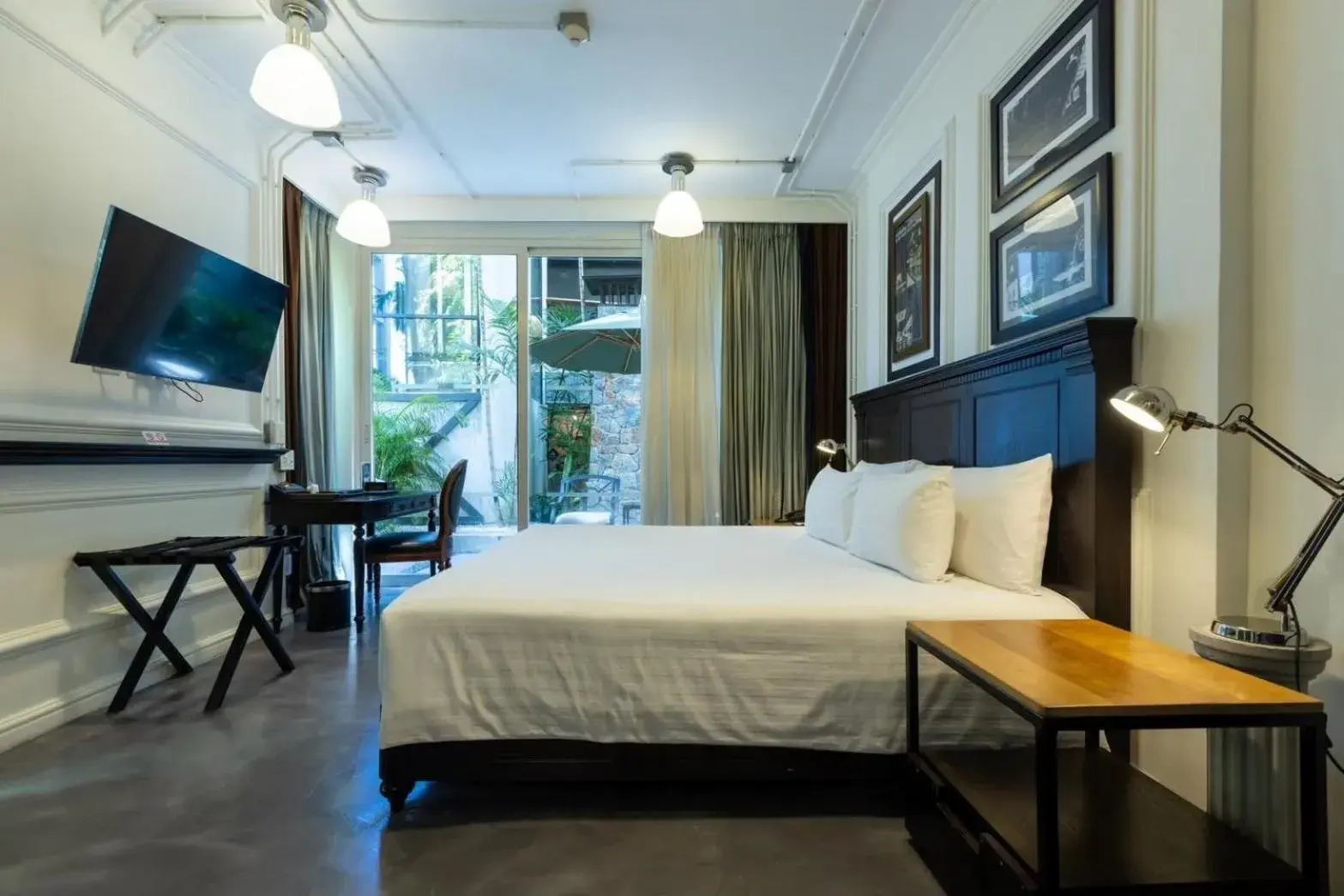 Superior King Room in Pattaya Modus Beachfront Resort Superior King Room in Pattaya Modus Beachfront Resort