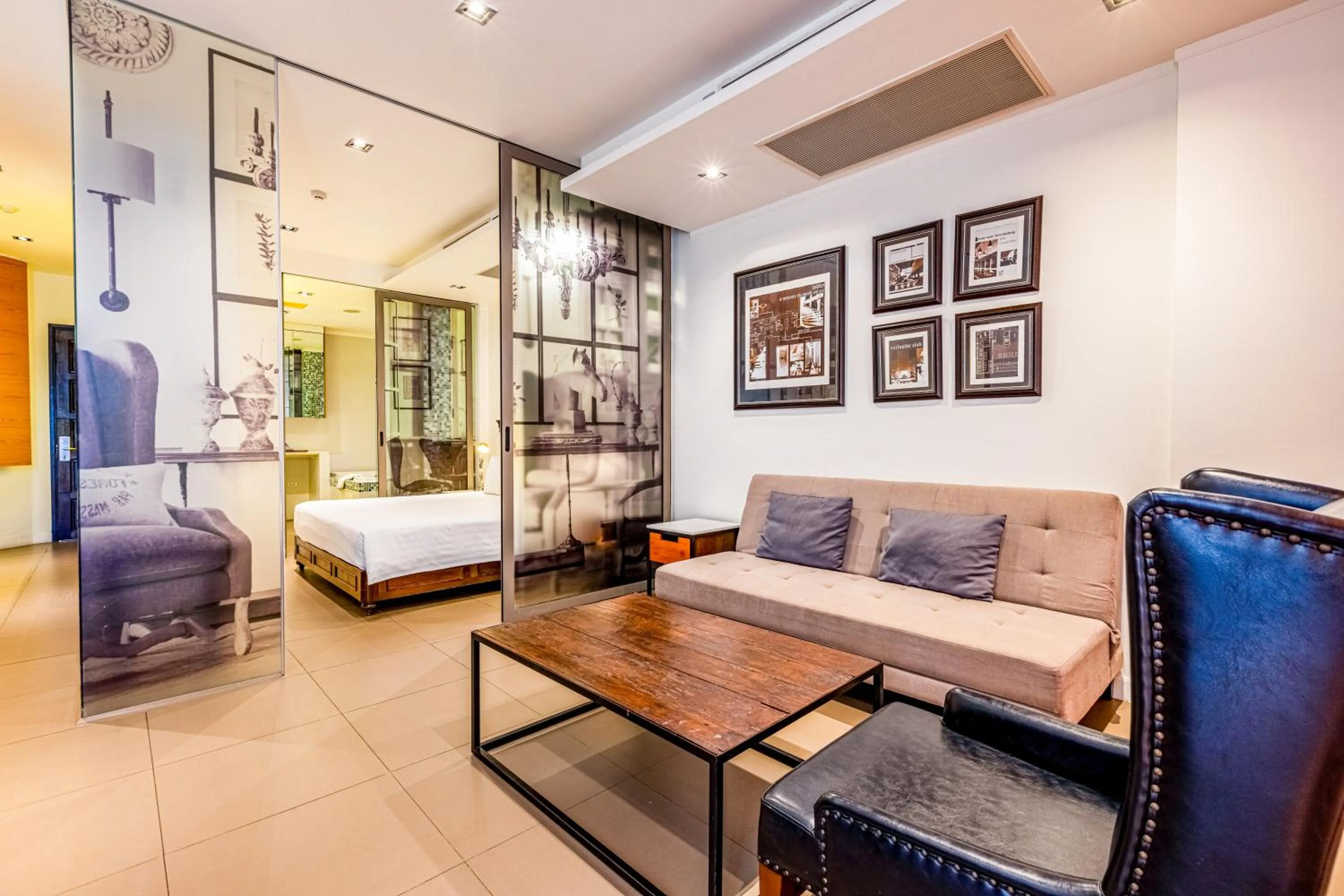 Bedroom, Bed in Pattaya Modus Beachfront Resort