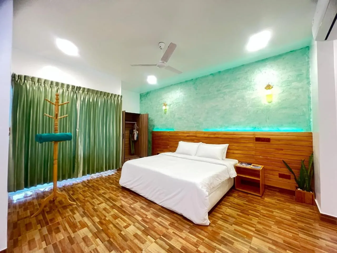 Photo of the whole room, Bed in Turtle Maldives - Your Gateway to the Beach & Marine Adventures Await!