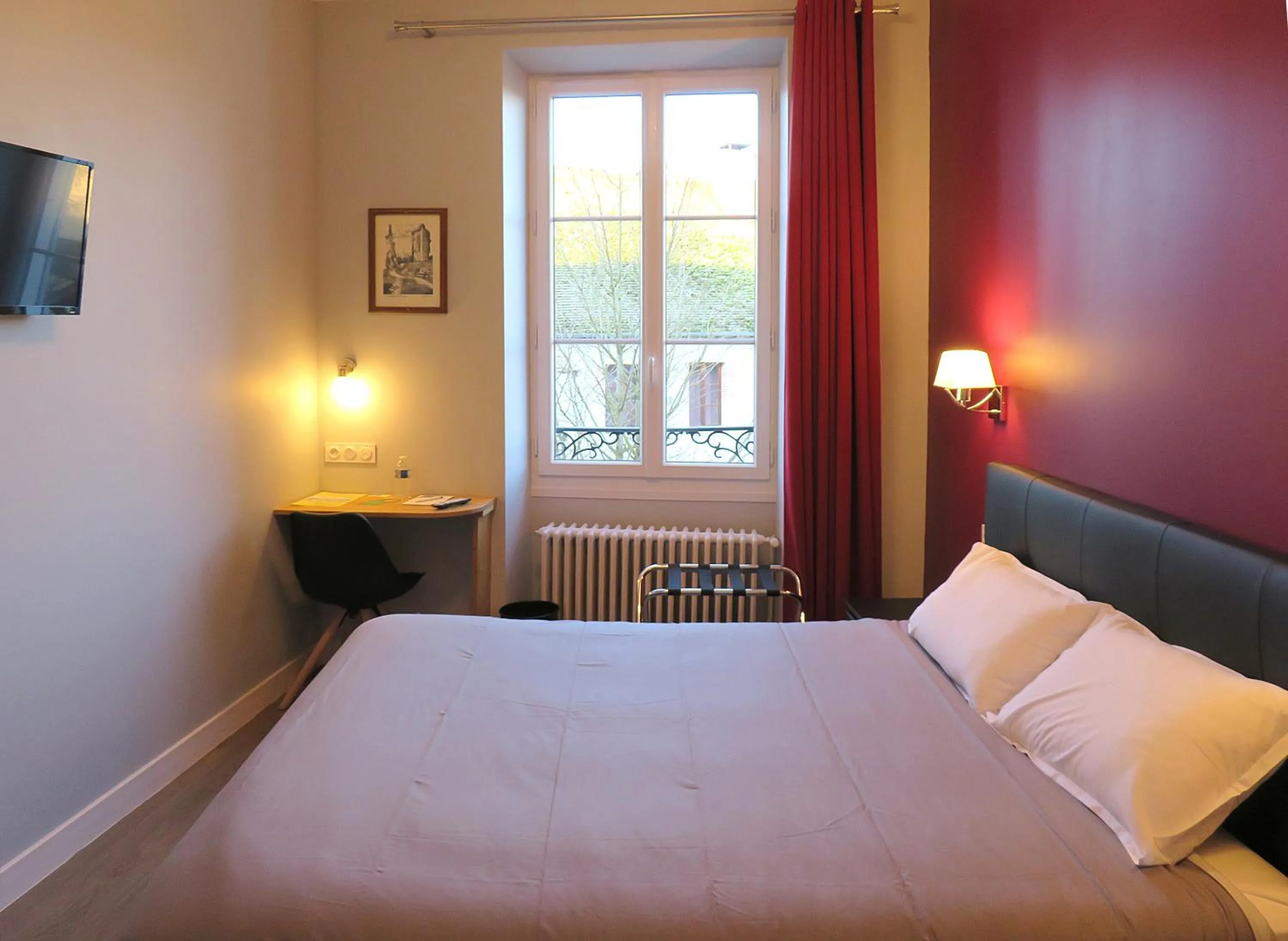 Bedroom, Bed in Hôtel Le Dormeux