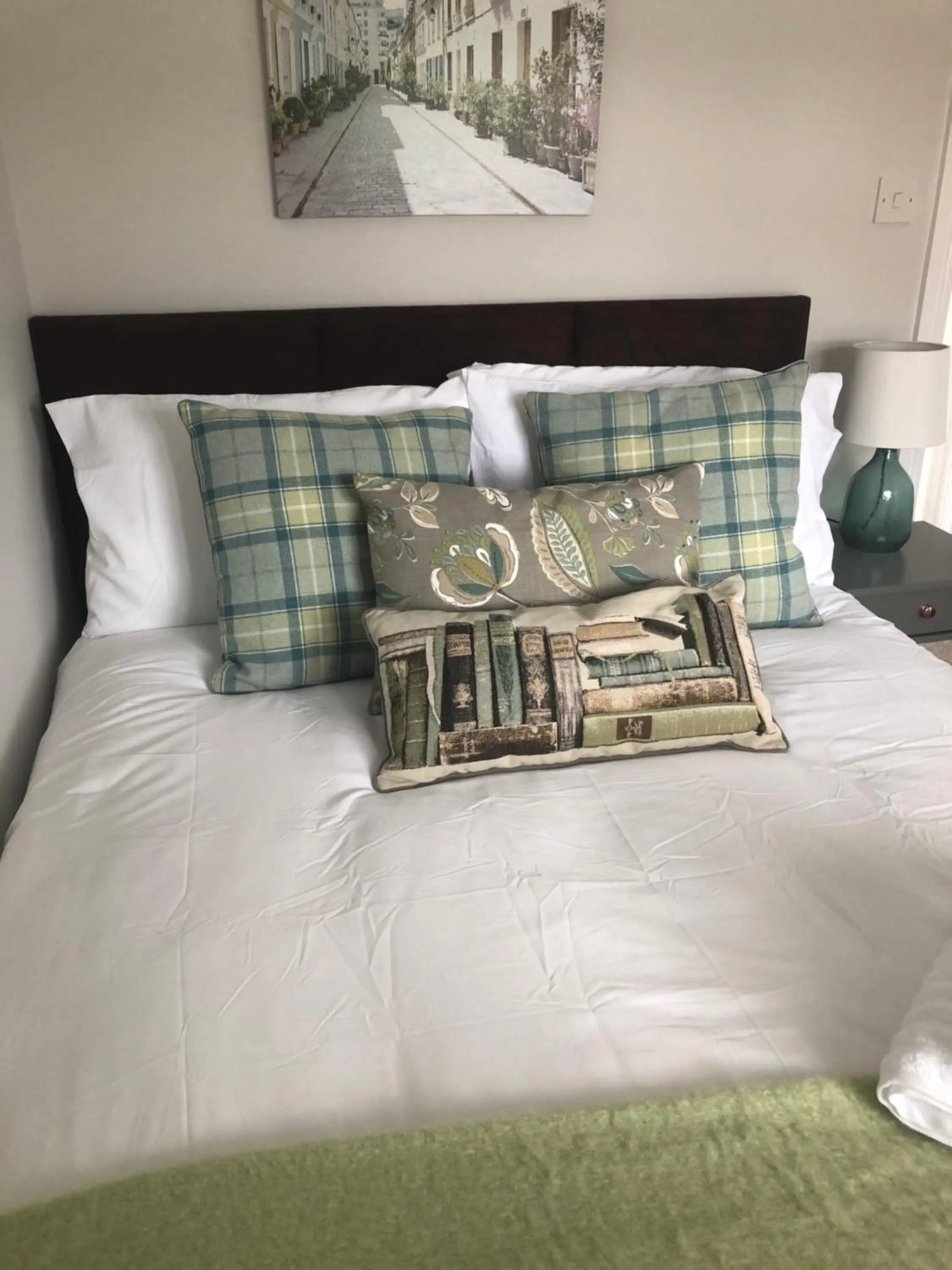 Bed in South Avenue B&B