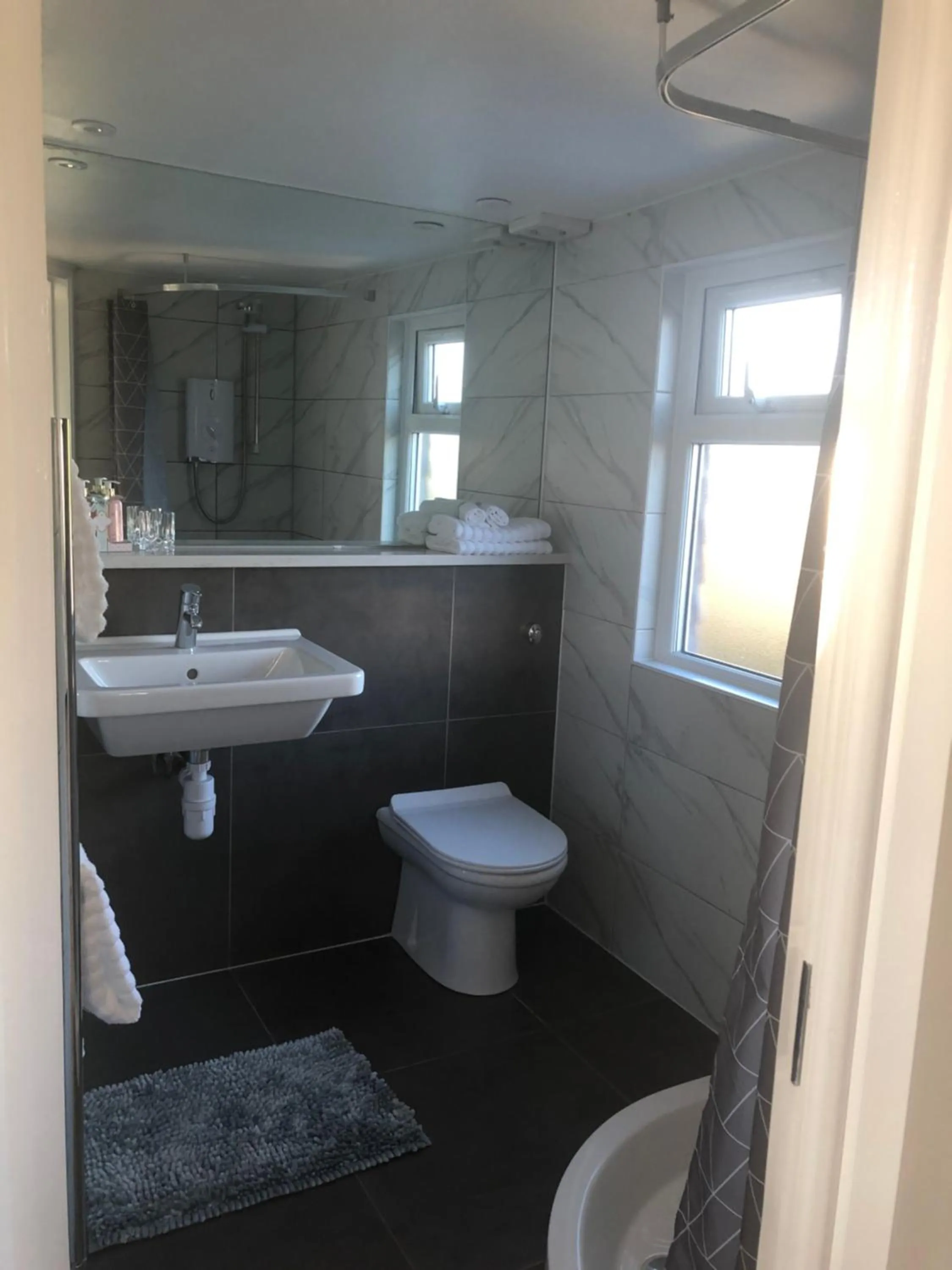 Bathroom in South Avenue B&B