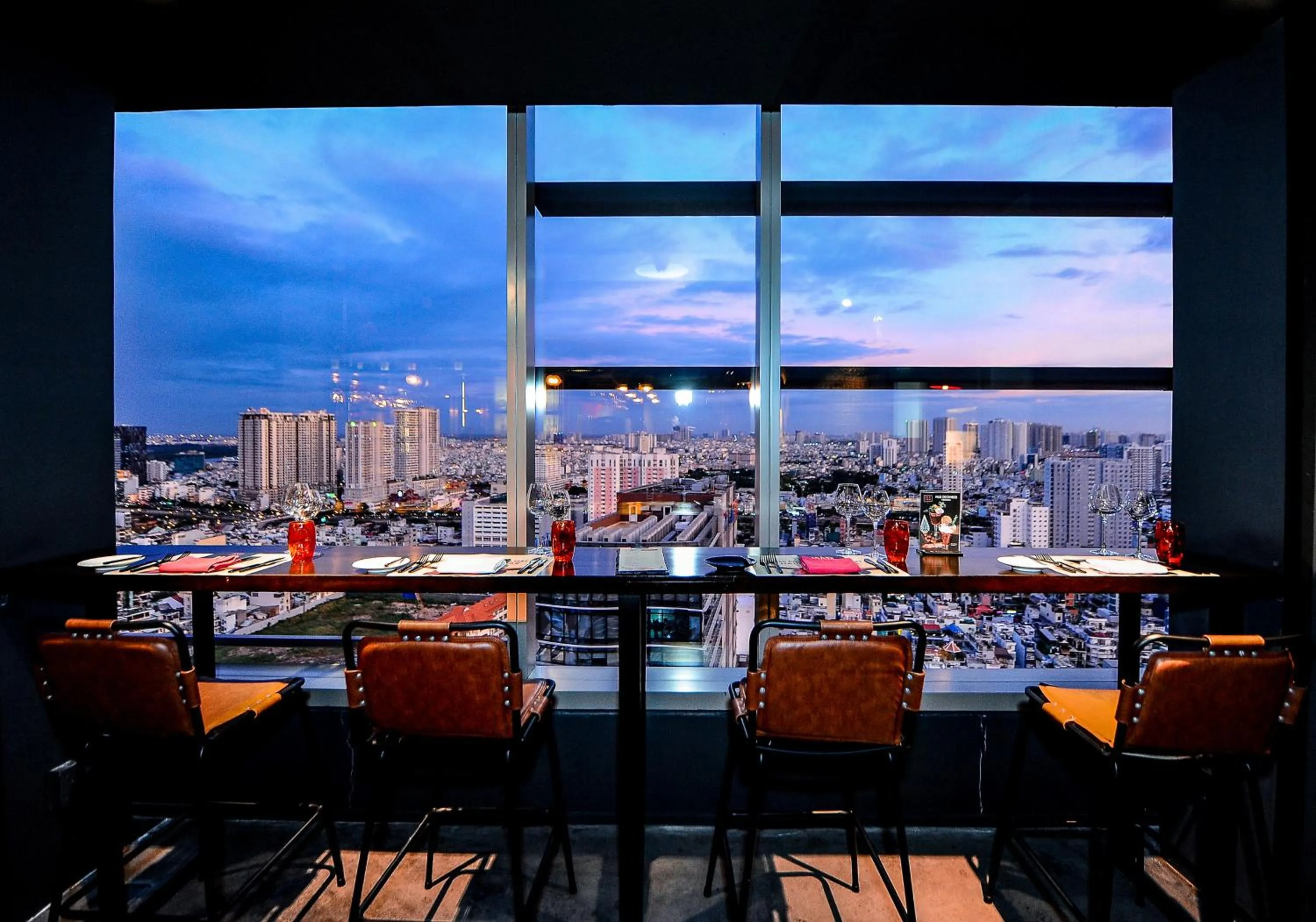 Restaurant/places to eat in Pullman Saigon Centre