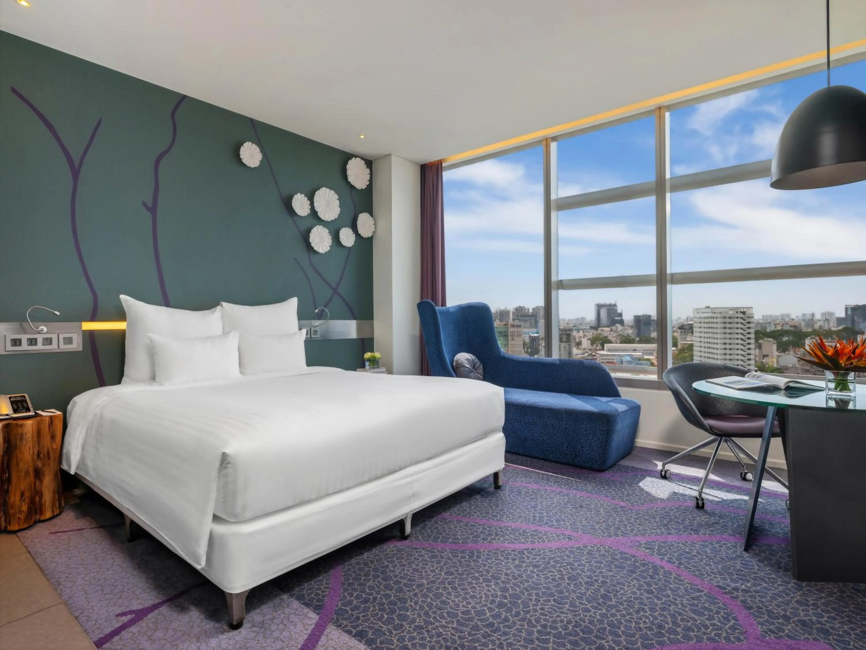 Bed in Pullman Saigon Centre