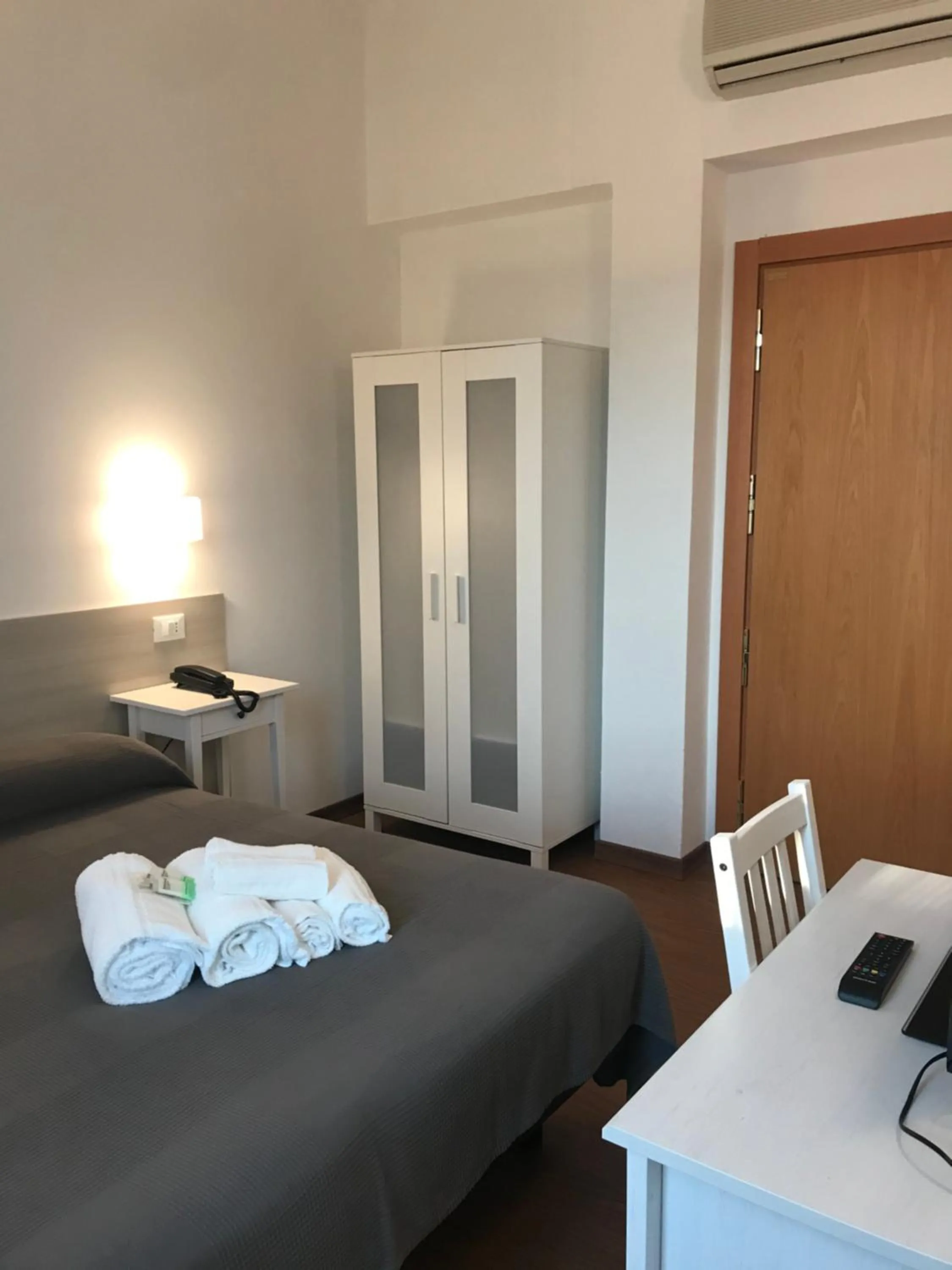 Bed in Hotel Augustus