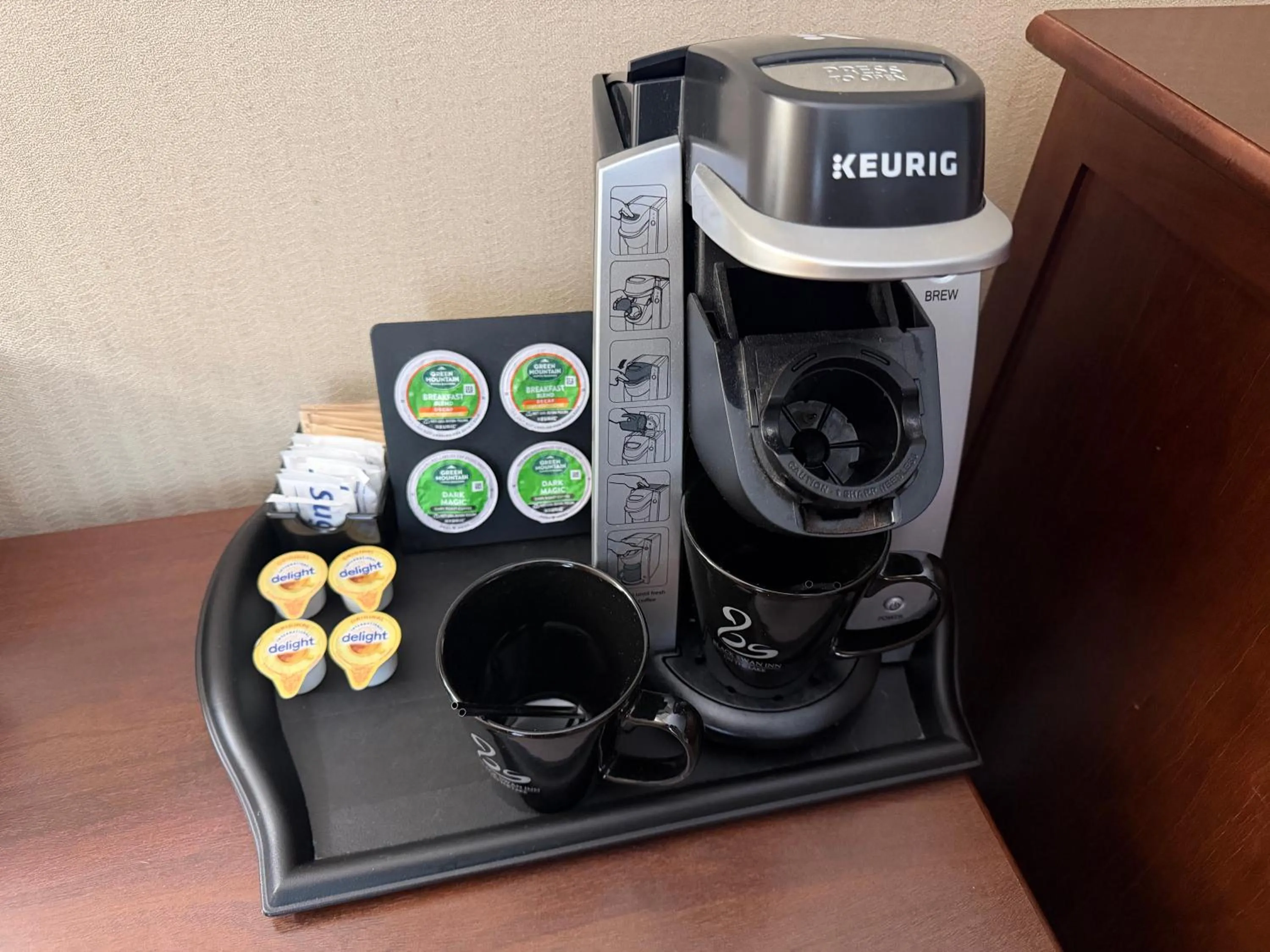 Coffee/tea facilities in The Black Swan Lee - Lenox, an Ascend Collection Hotel