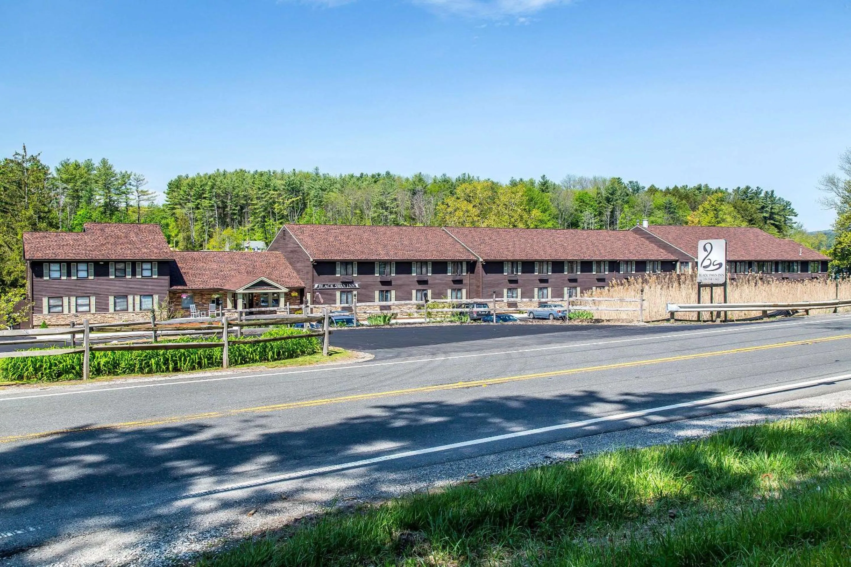 Property building in The Black Swan Lee - Lenox, an Ascend Collection Hotel