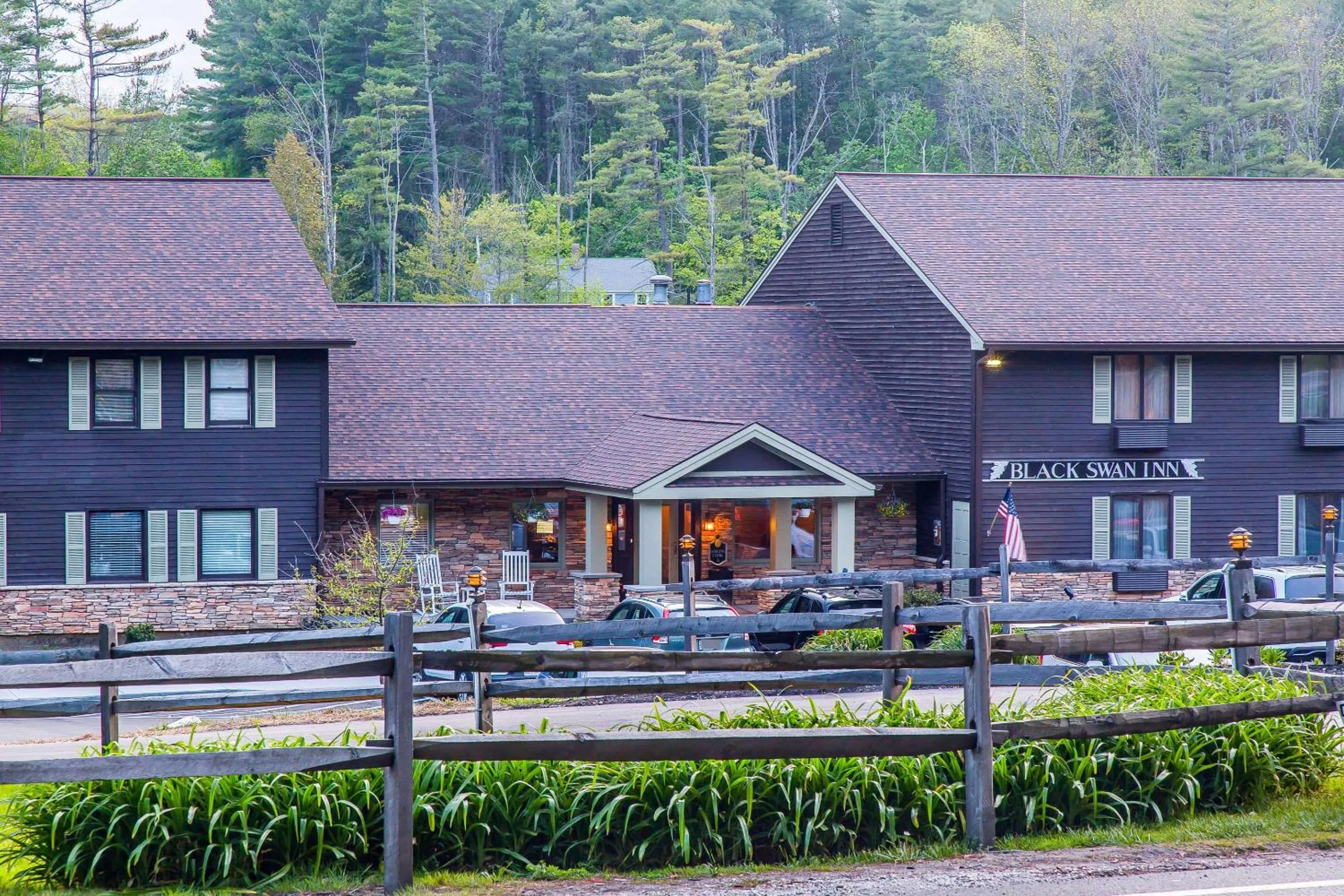 Property building in The Black Swan Lee - Lenox, an Ascend Collection Hotel