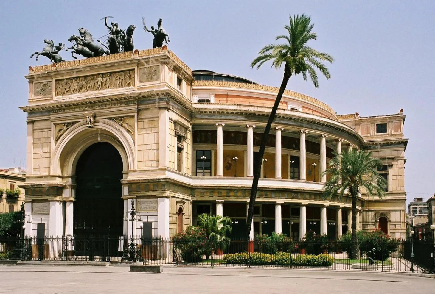 Nearby landmark in Casa in centro