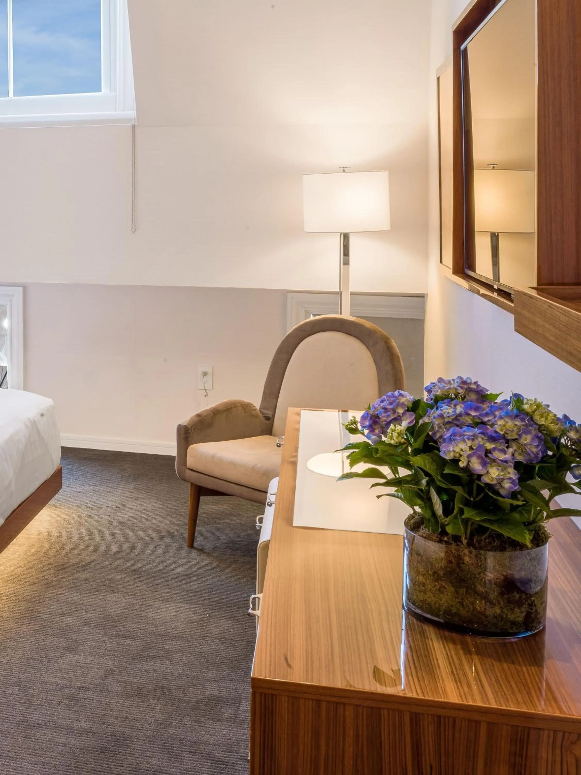 Seating area, Bed in 33 Hotel, New York City, Seaport