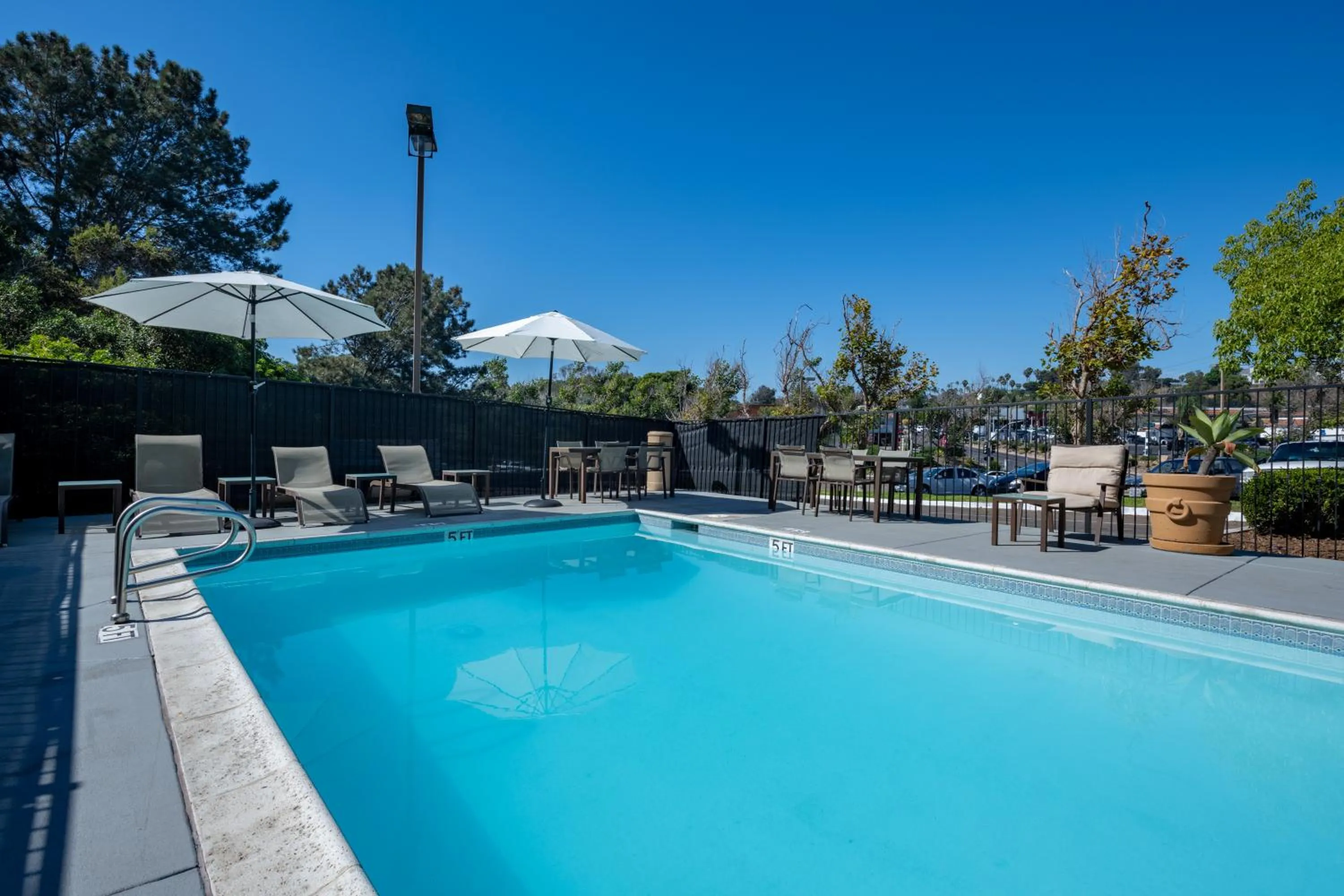Swimming pool in Days Inn by Wyndham Encinitas Moonlight Beach
