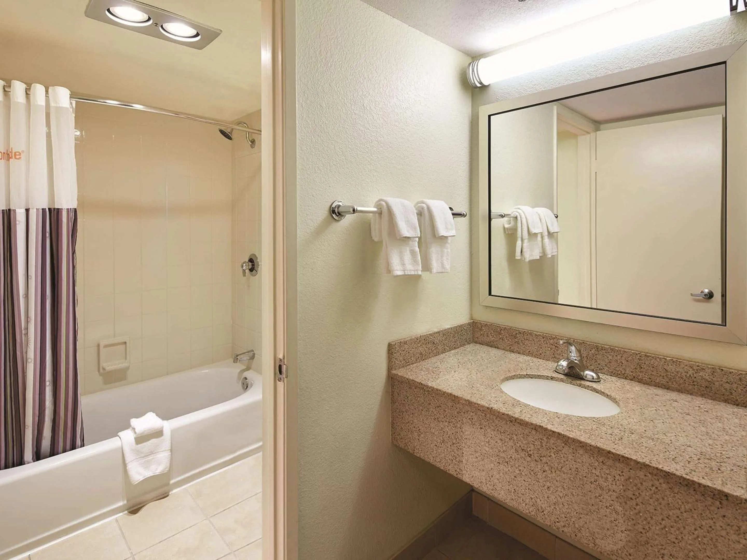 Photo of the whole room in Mission View Inn & Suites San Diego Sea World - Zoo