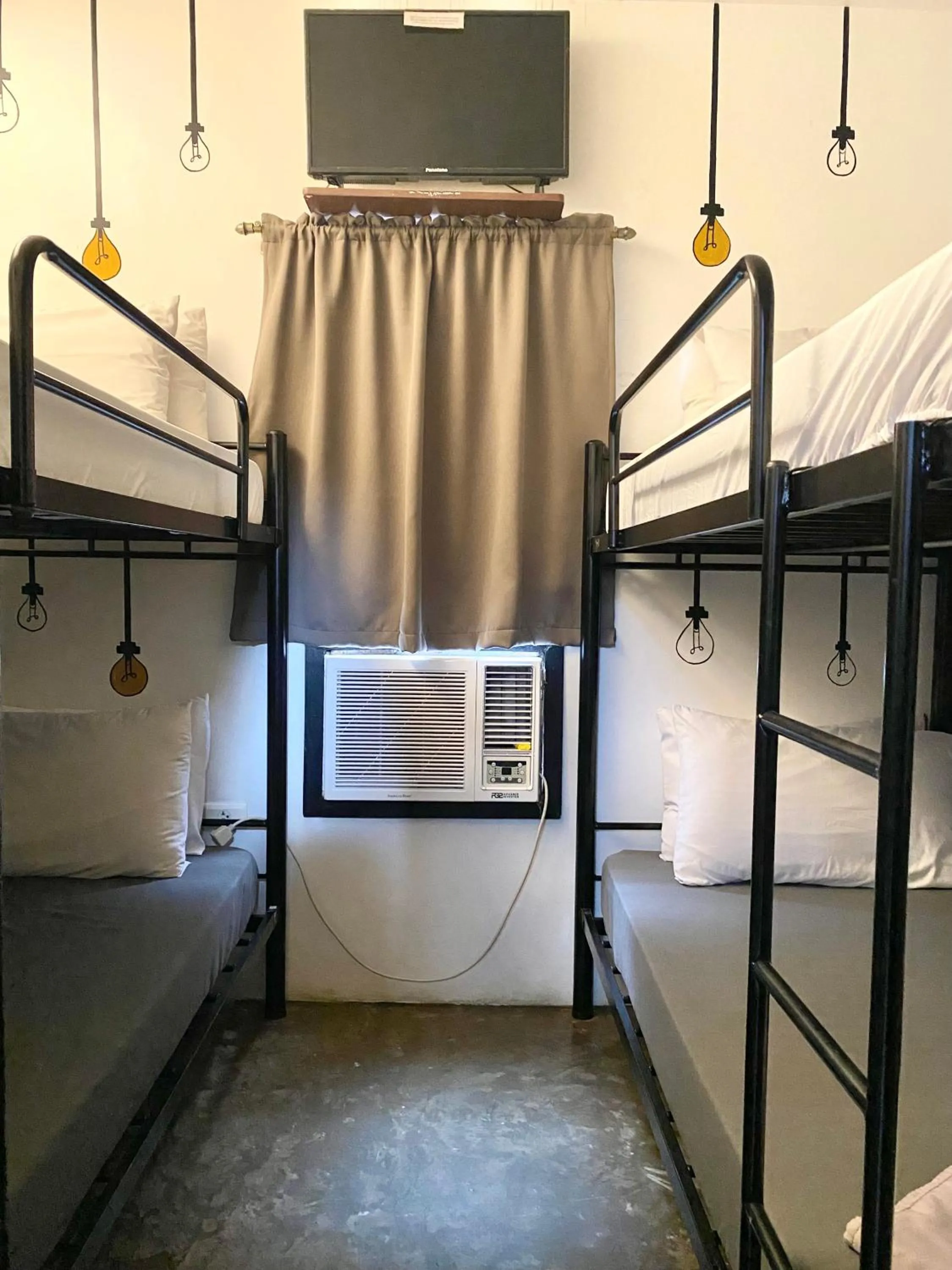 Bed in The Pocket Hotel