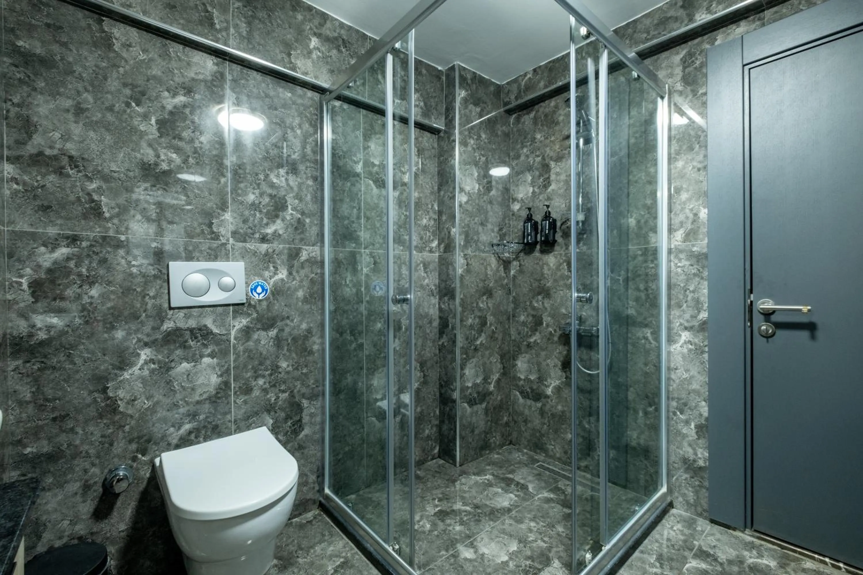 Shower in Frt Airlines Hotel - Istanbul Airport