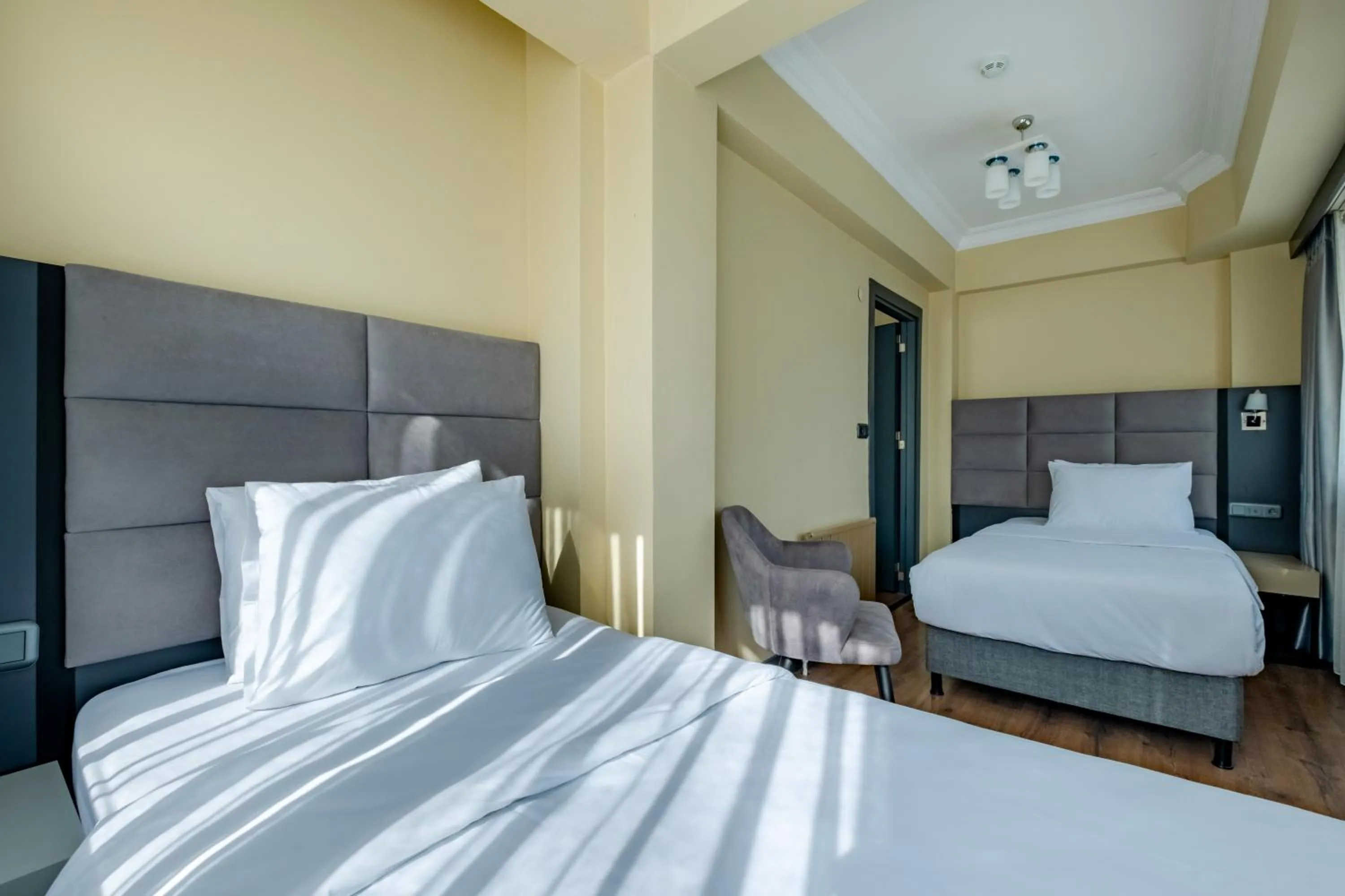 Bedroom, Bed in Frt Airlines Hotel - Istanbul Airport