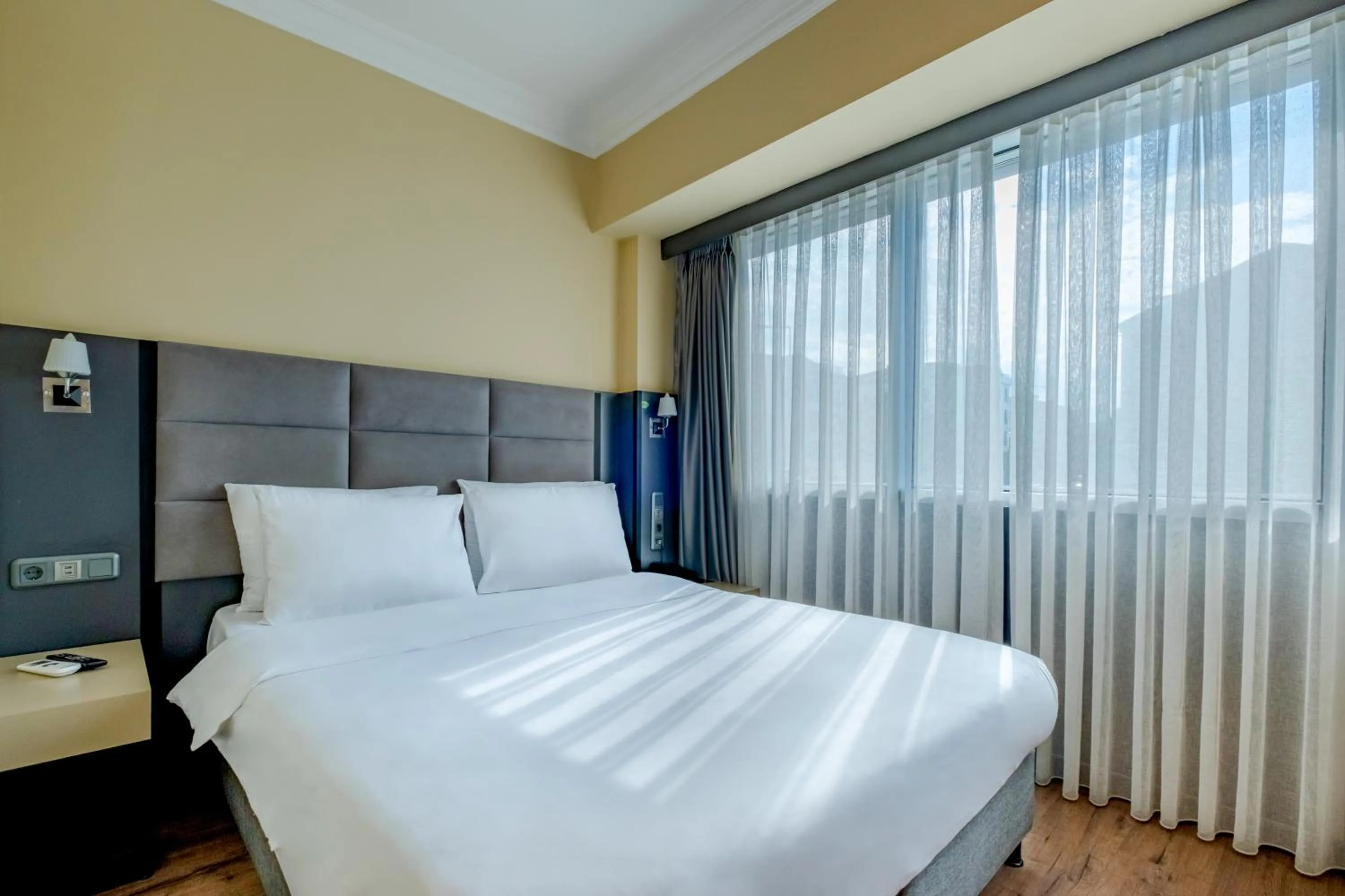Bed in Frt Airlines Hotel - Istanbul Airport