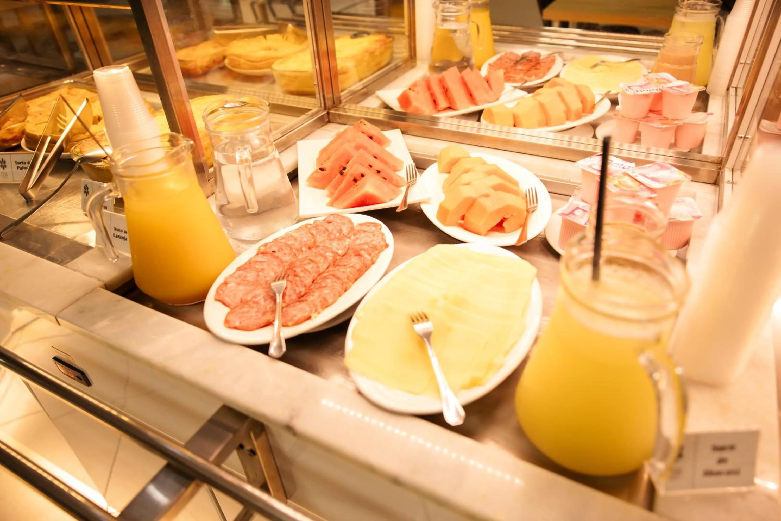 Food and drinks in CHA Mime Hotel