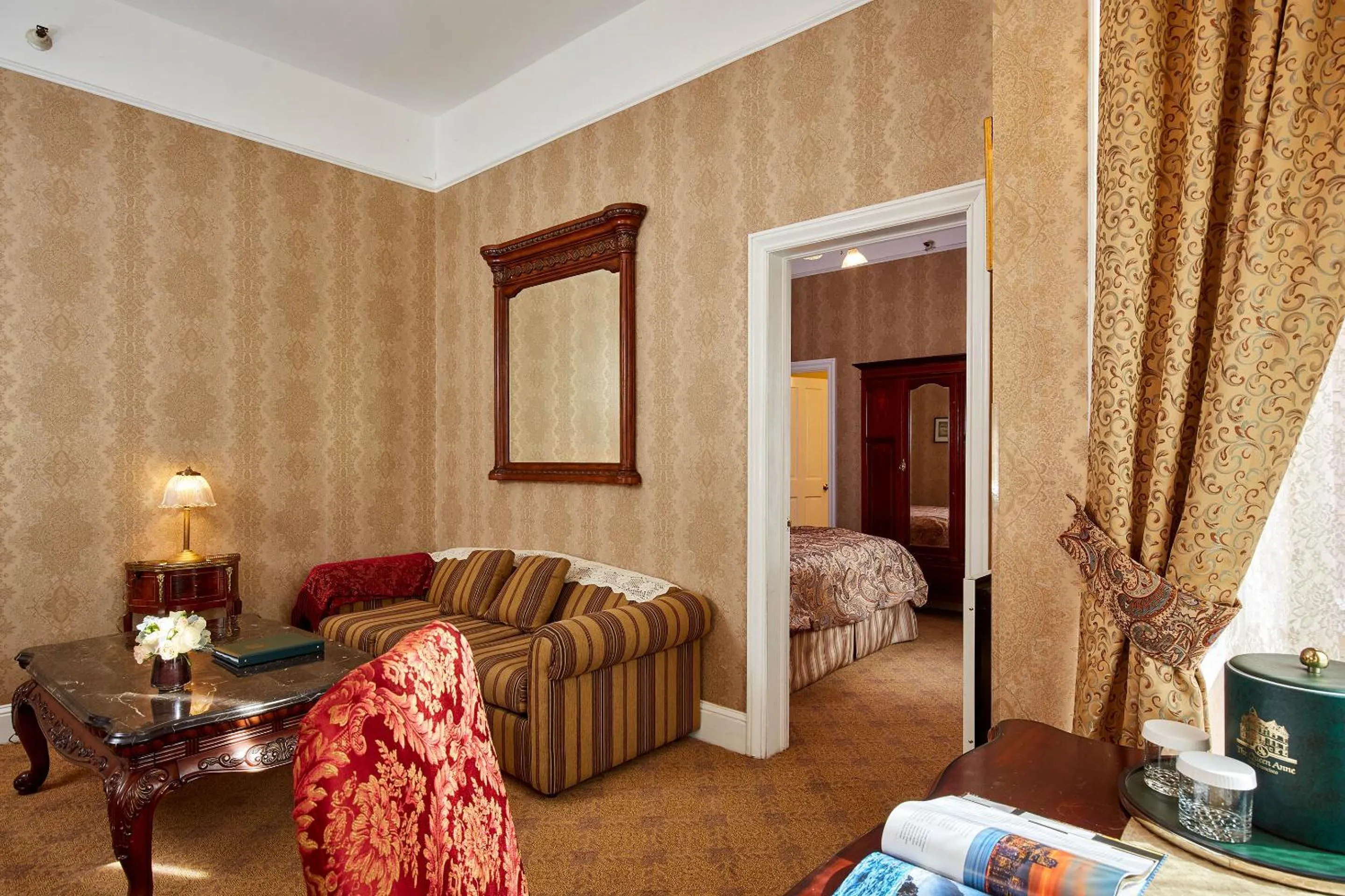 Other, Bed in Queen Anne