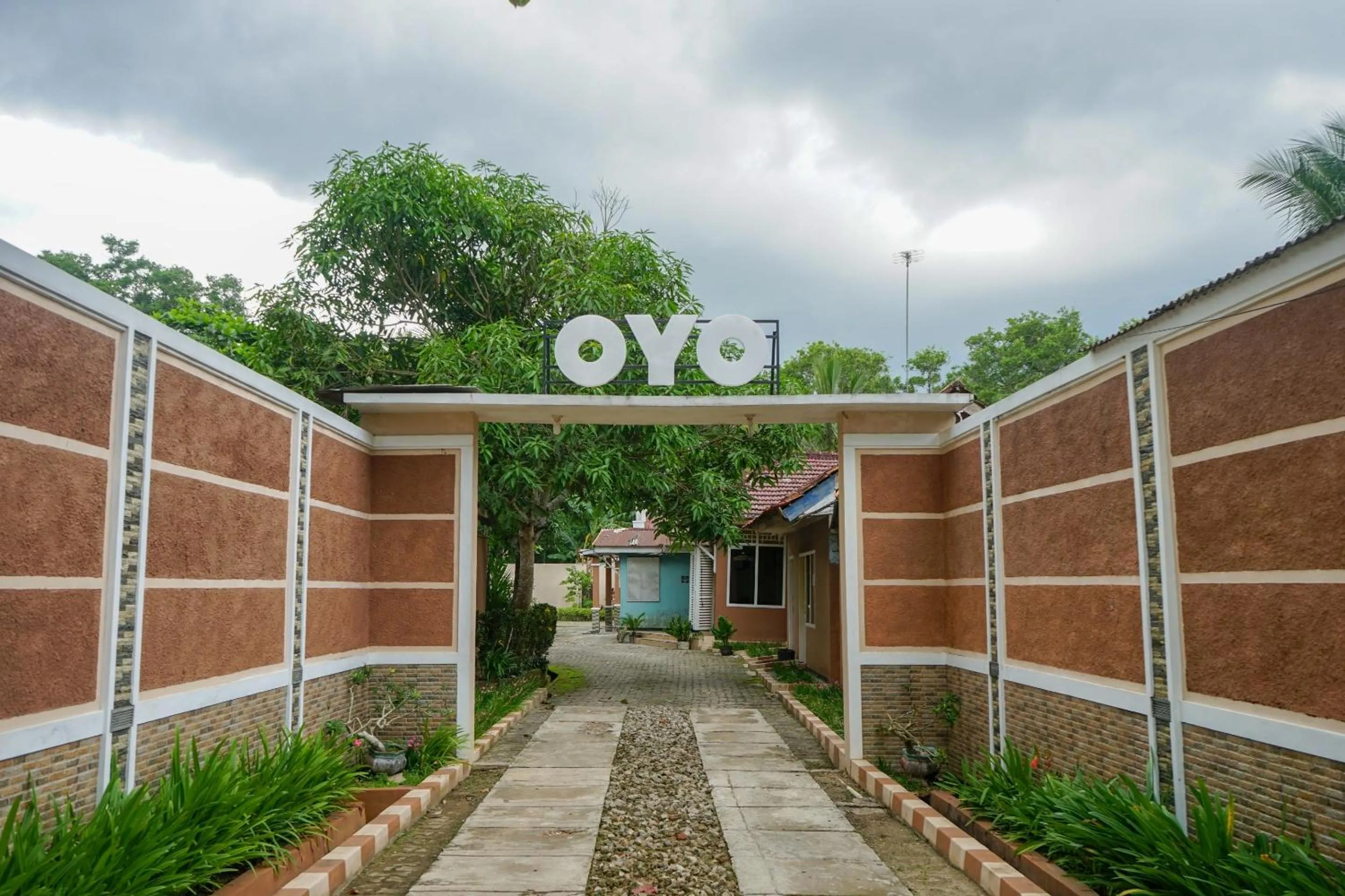 Facade/entrance in Hotel O Jatimas