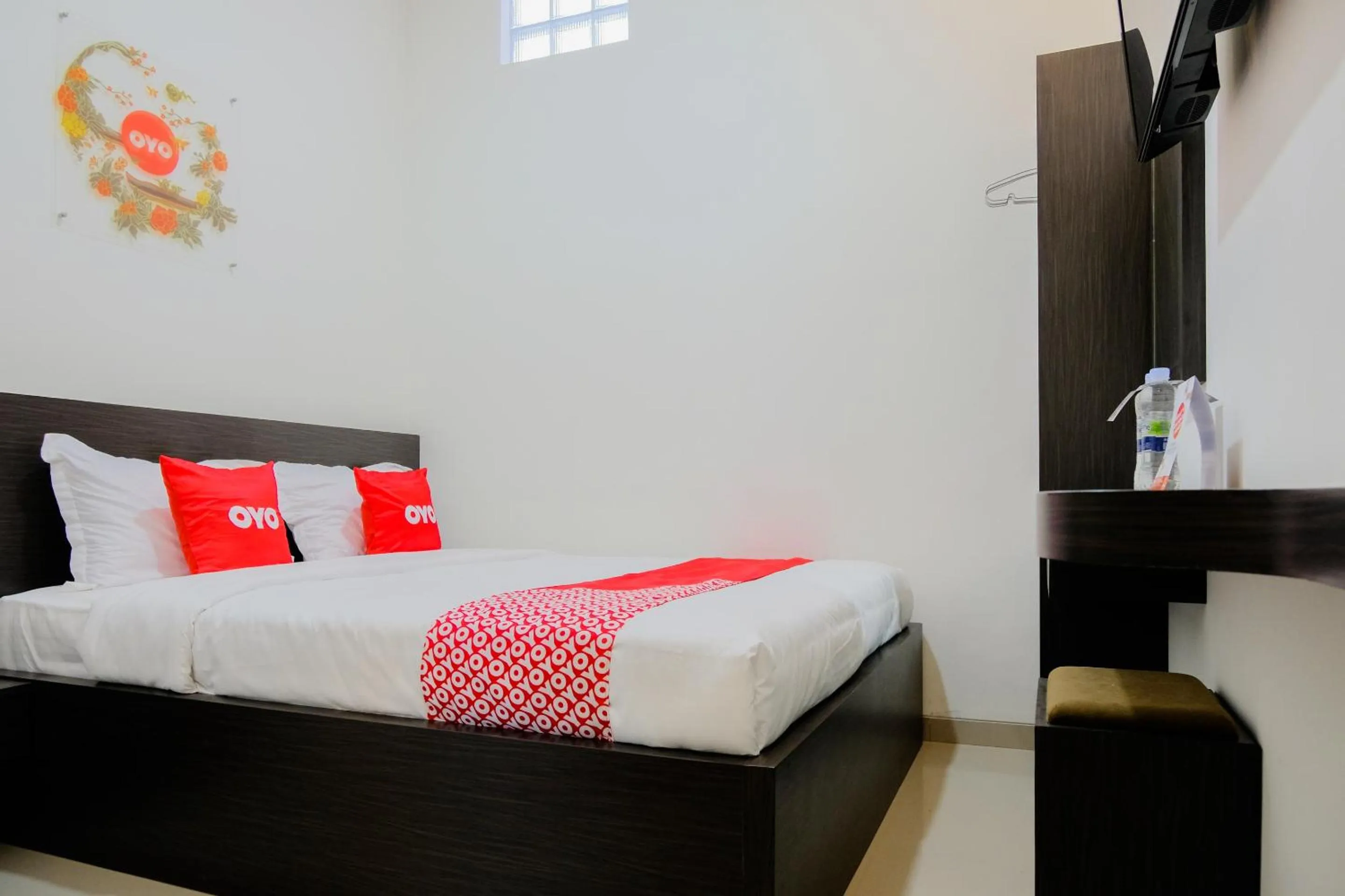 Photo of the whole room, Bed in Aurila Homestay Syariah Mitra RedDoorz